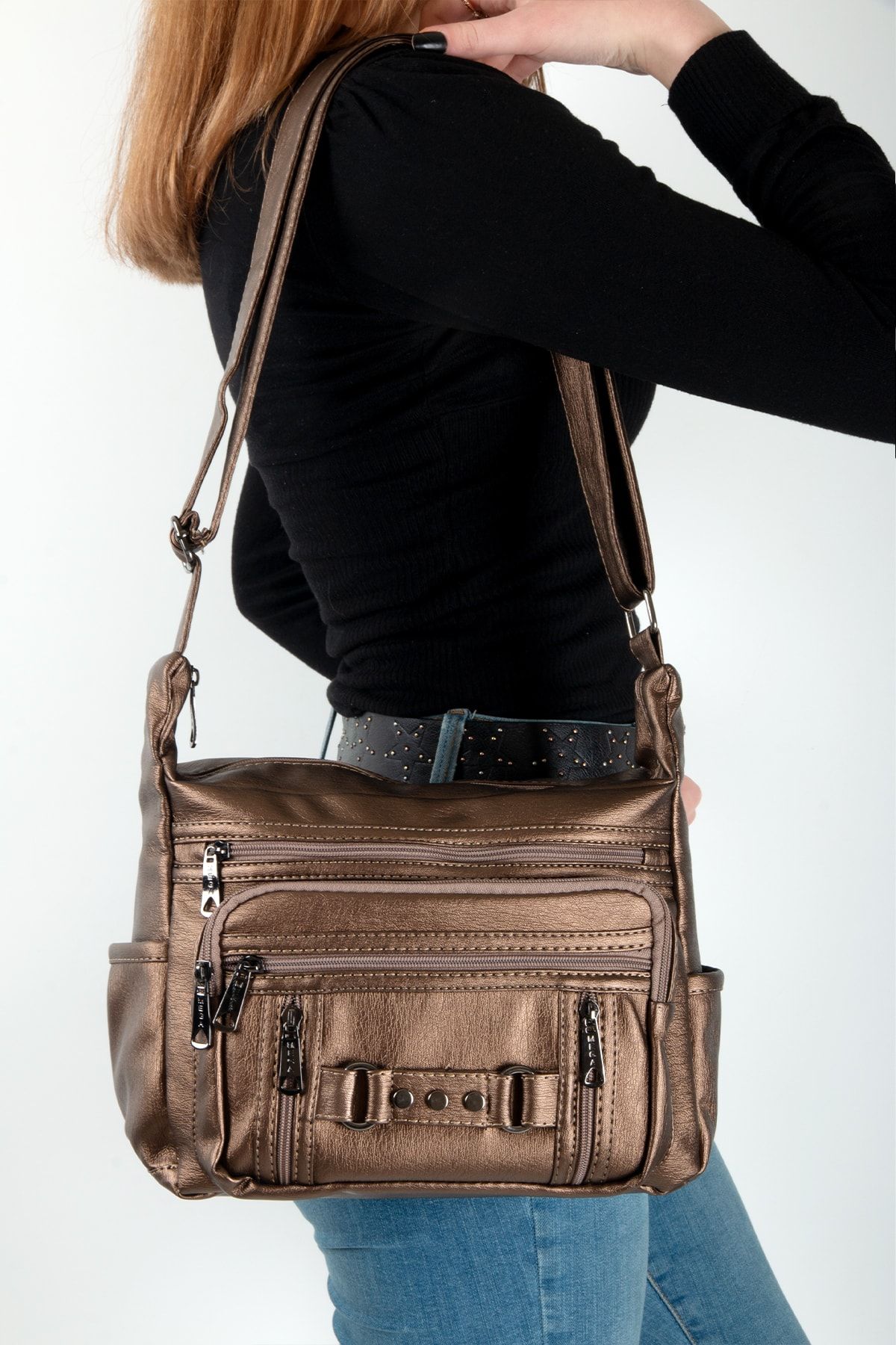 Bueno zip outlet closure crossbody bag