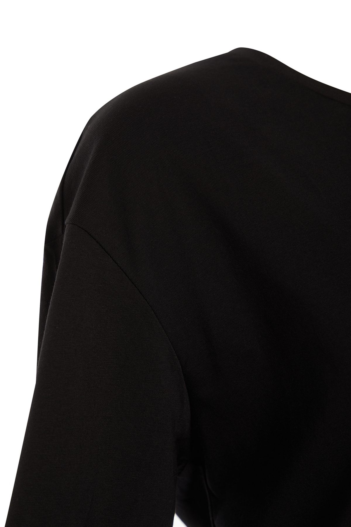 Trendyol Curve-Detailní pletené tričko s černým zadním dílem TBBSS22TS0561 7