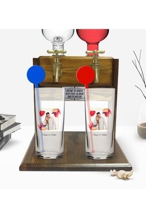 Kişiye Özel Renkli Baskılı Isimli Fotoğraflı Ikili Vodka Bardağı Ve Çift Musluklu Doğal Ahşap Vodka Bitmeyen90138