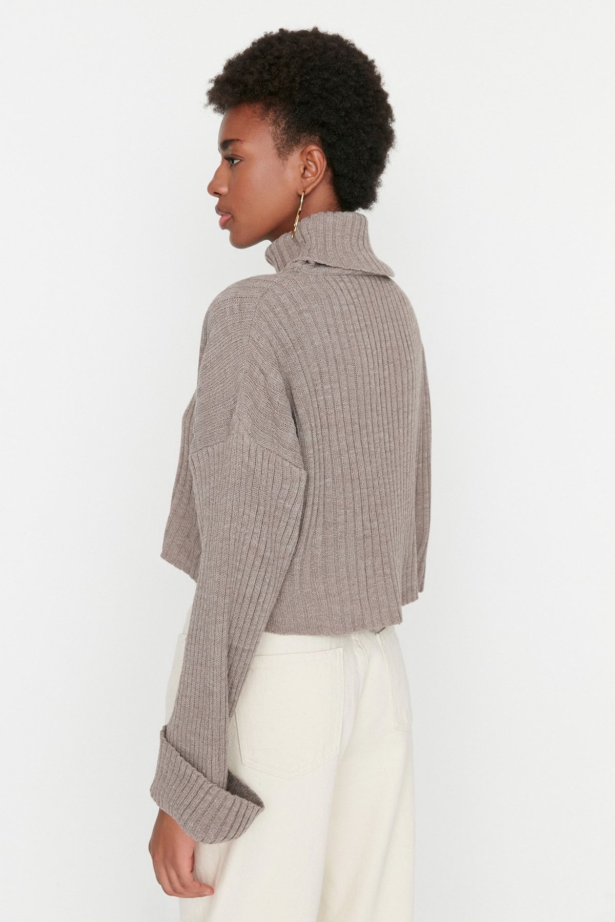Trendyol Collection-Brauner kurzer Basic-Strickpullover TWOAW22KZ0223 5