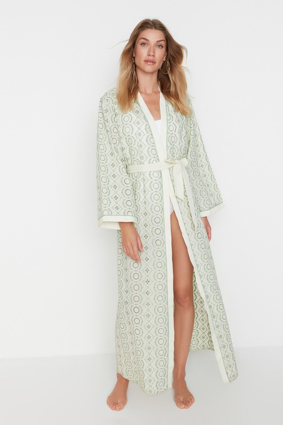 Trendyol Collection Kimono & Kaftan Mehrfarbig Relaxed Fit Fast ausverkauft