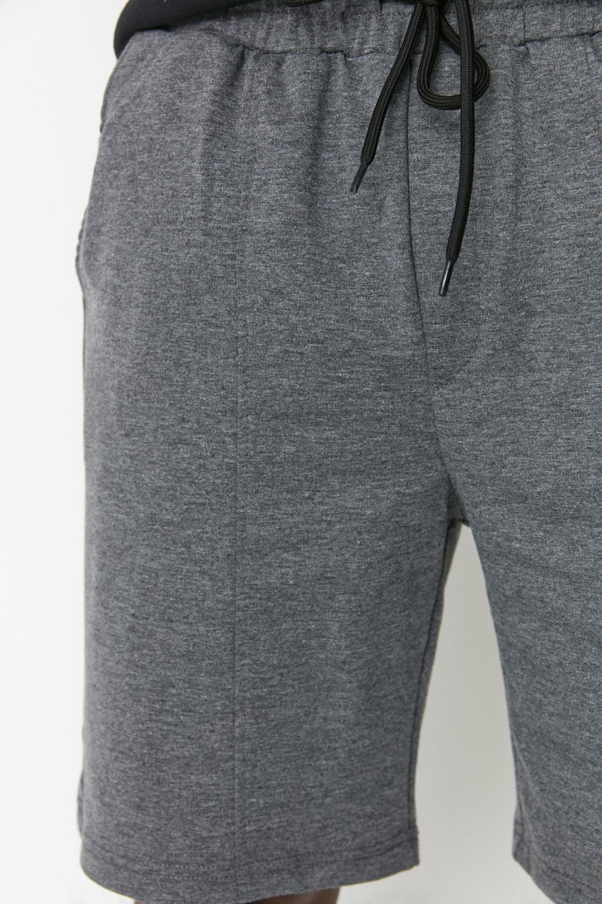 Trendyol Collection Shorts Grau Mittlerer Bund FN7804