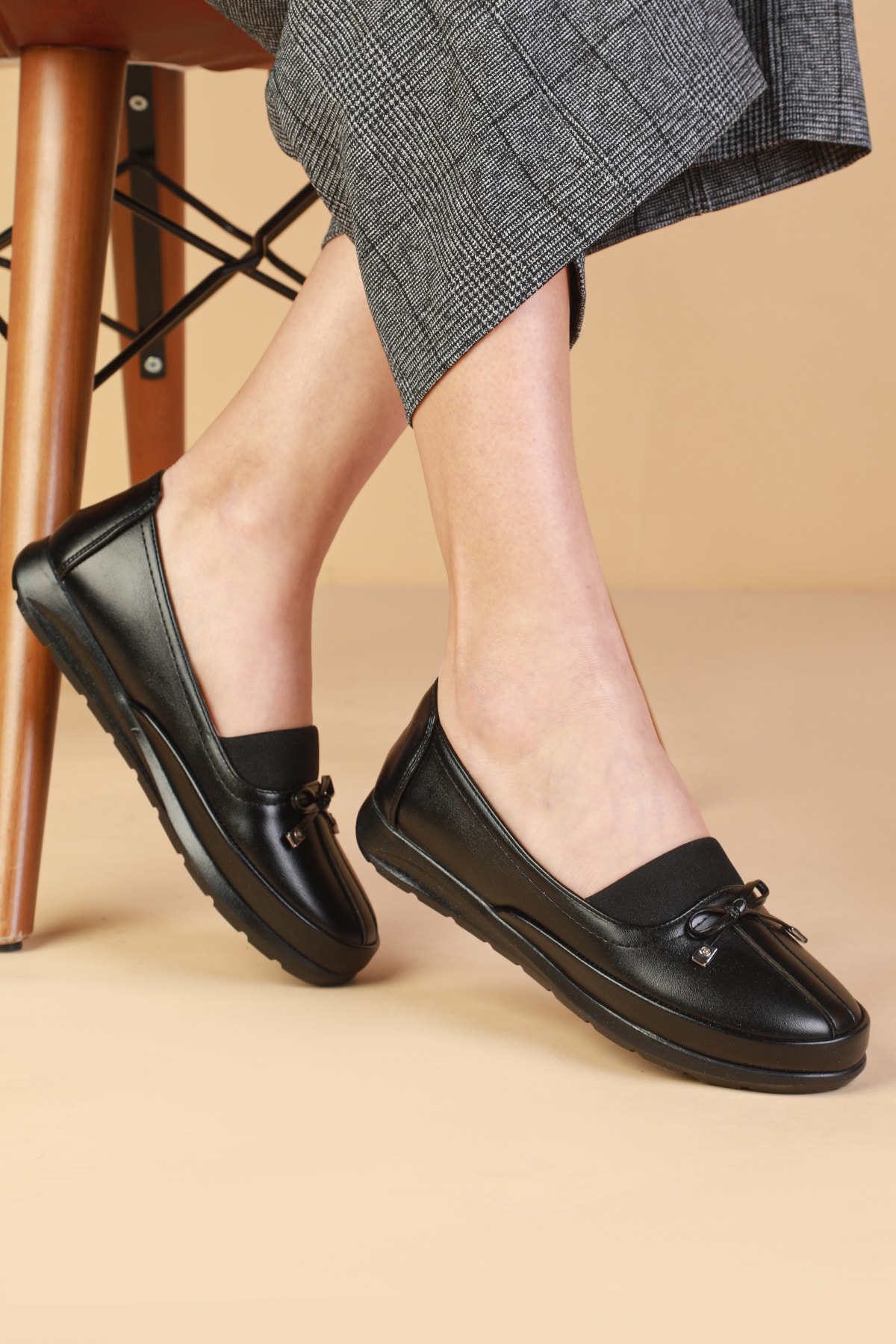 Yüce  İçi Tamamen Deri Hafif Tam Ortopedik Yumuşak Fiyonklu Kadın Ayakkabı Anne Ayakkabı Yc325 - Görsel 3