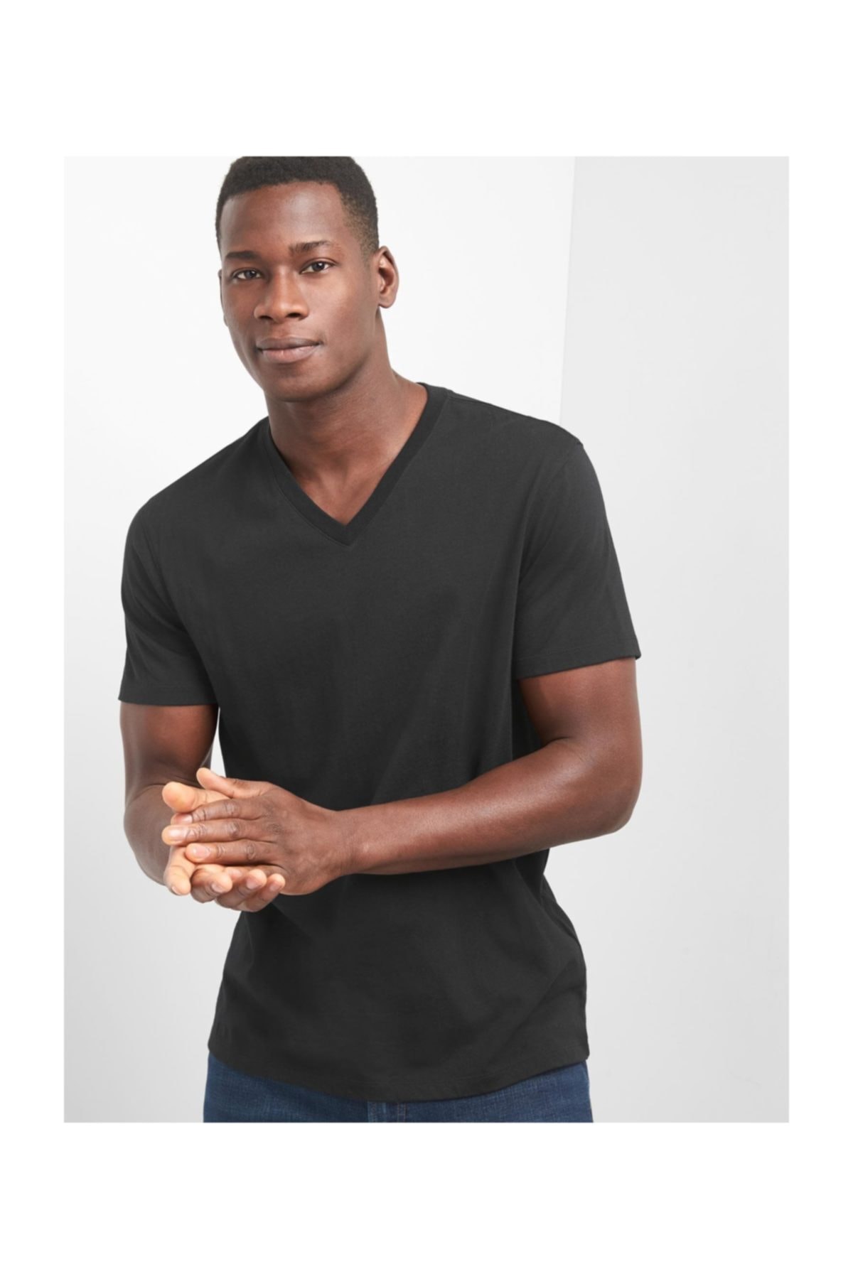 gap essential v neck