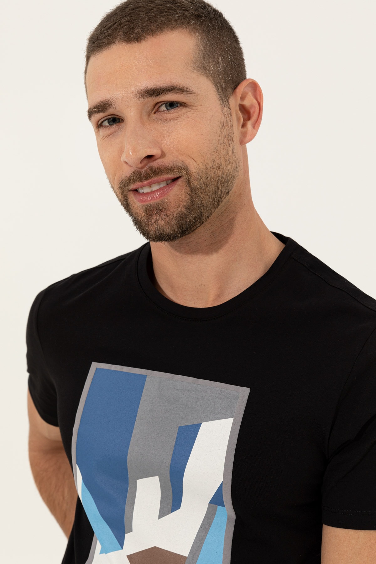 تیشرت پیرکاردین G021SZ011.000.1369920