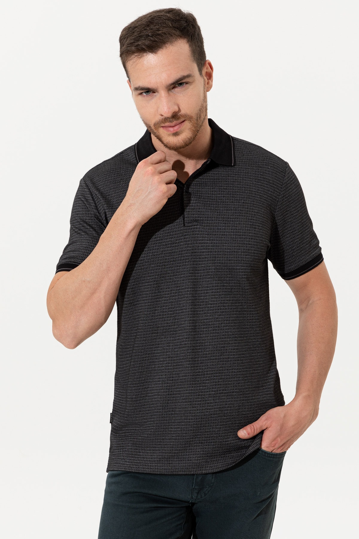 پیر کاردین تی‌شرت مشکی مردانه G021Sz011.000.1370031.Vr046
