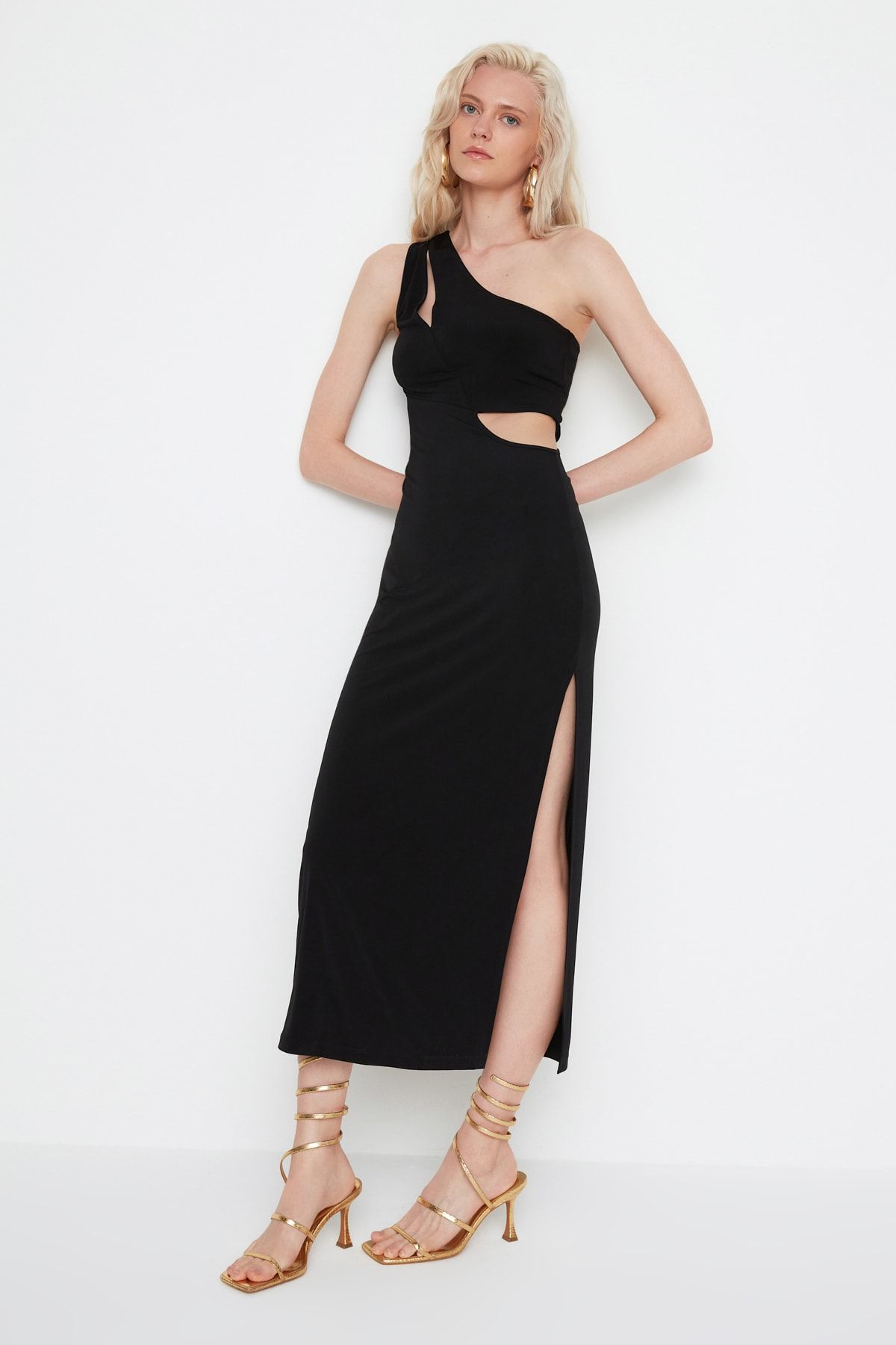 Trendyol Collection X Moeva Black Cut Out Detailed One Shoulder