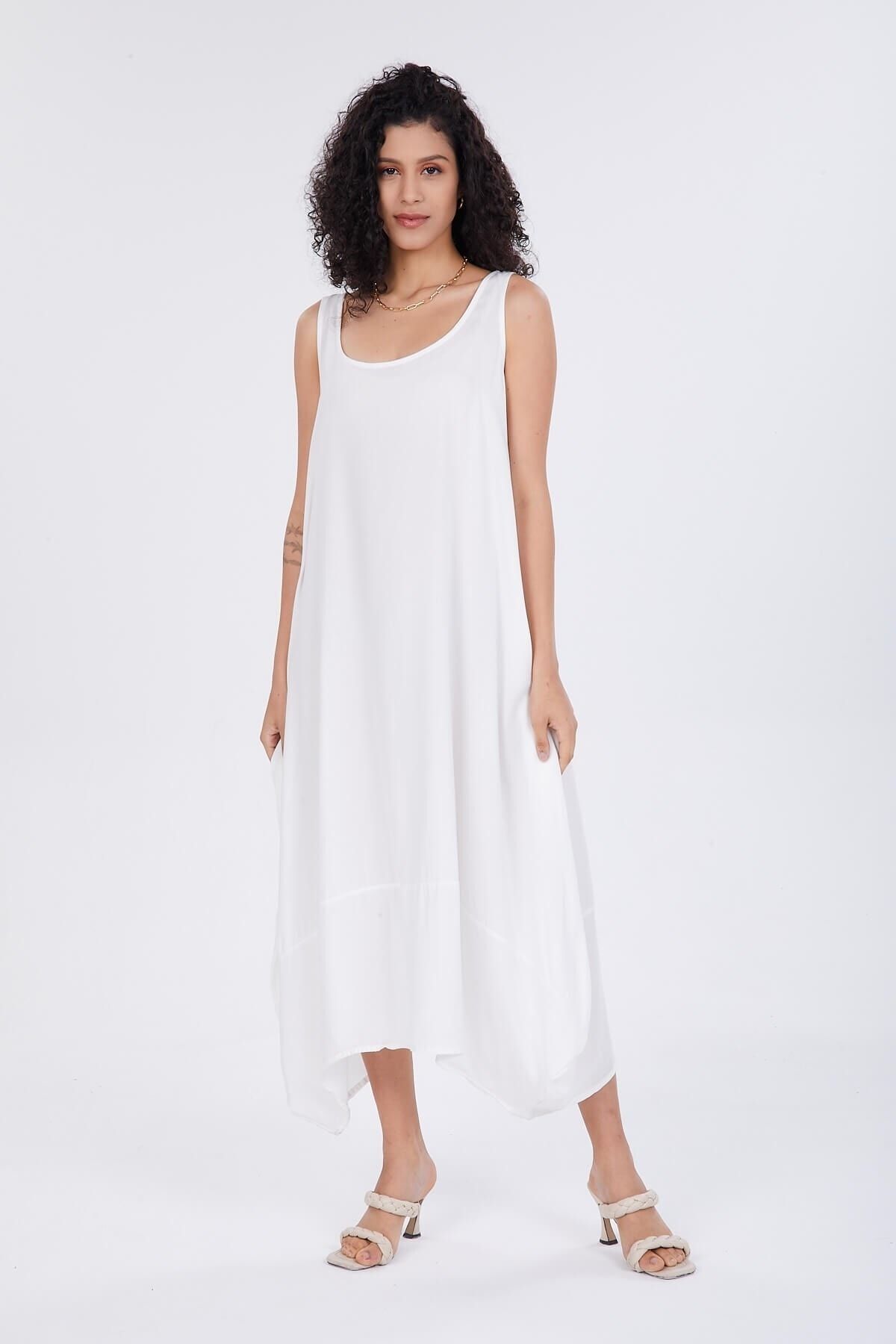Luisido Beyaz Sıfır Kol Salaş Balon Elbise Fiyatı, Yorumları - Trendyol
