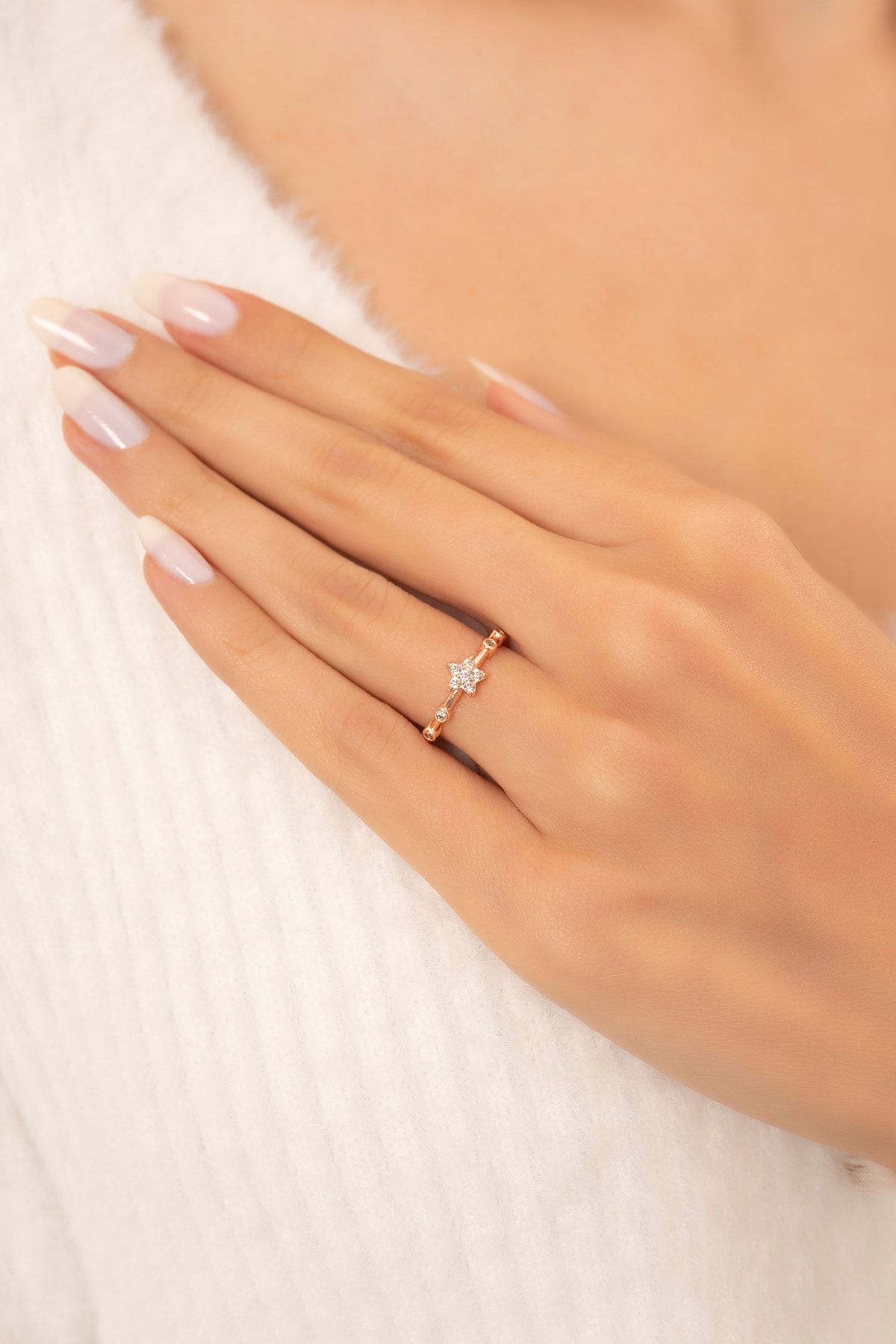 Minimal Yıldız Motifli 14 K Rose Gold Kaplama Ayarlanabilir Kadın Yüzük