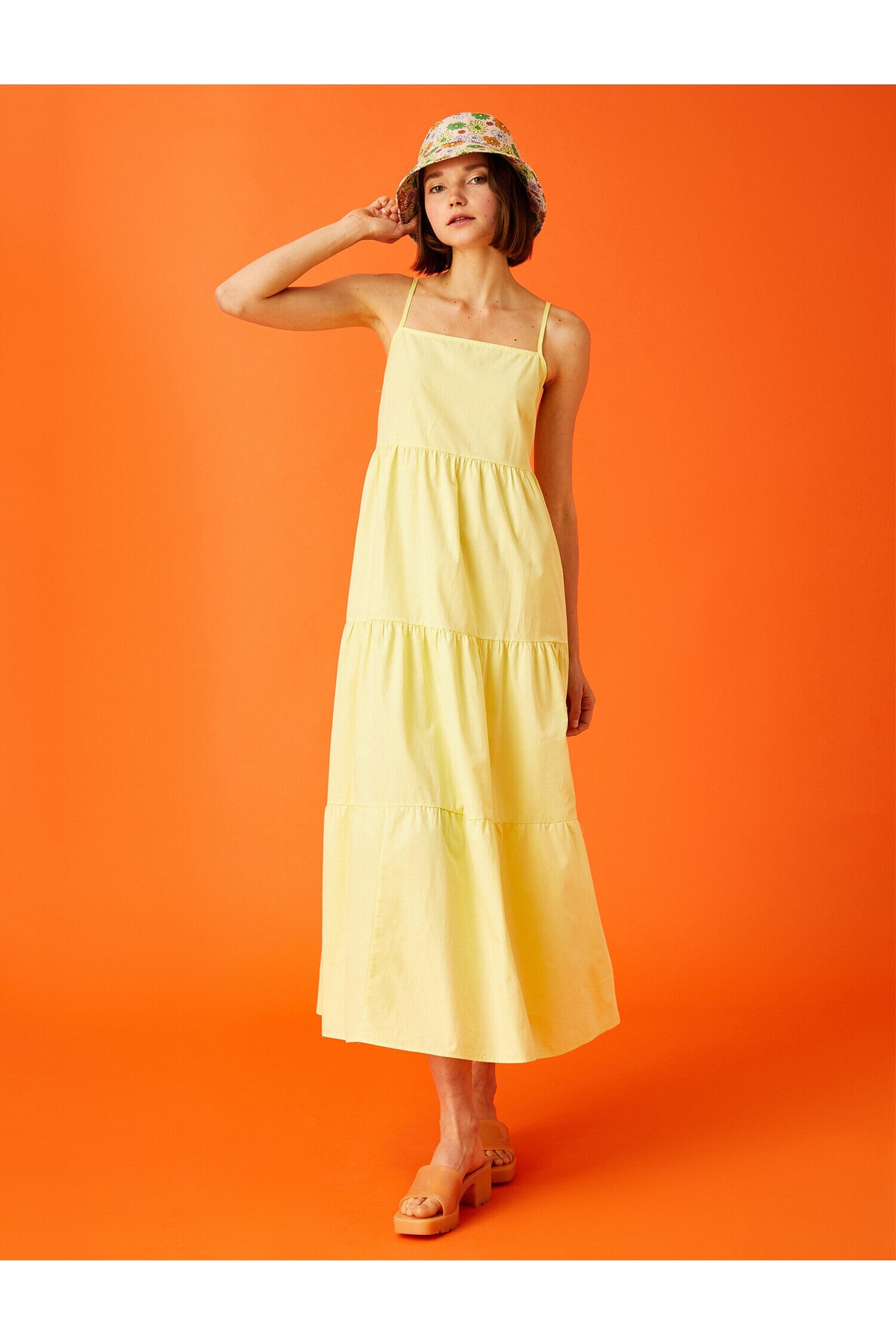 Koton Kleid Gelb Basic Fast ausverkauft