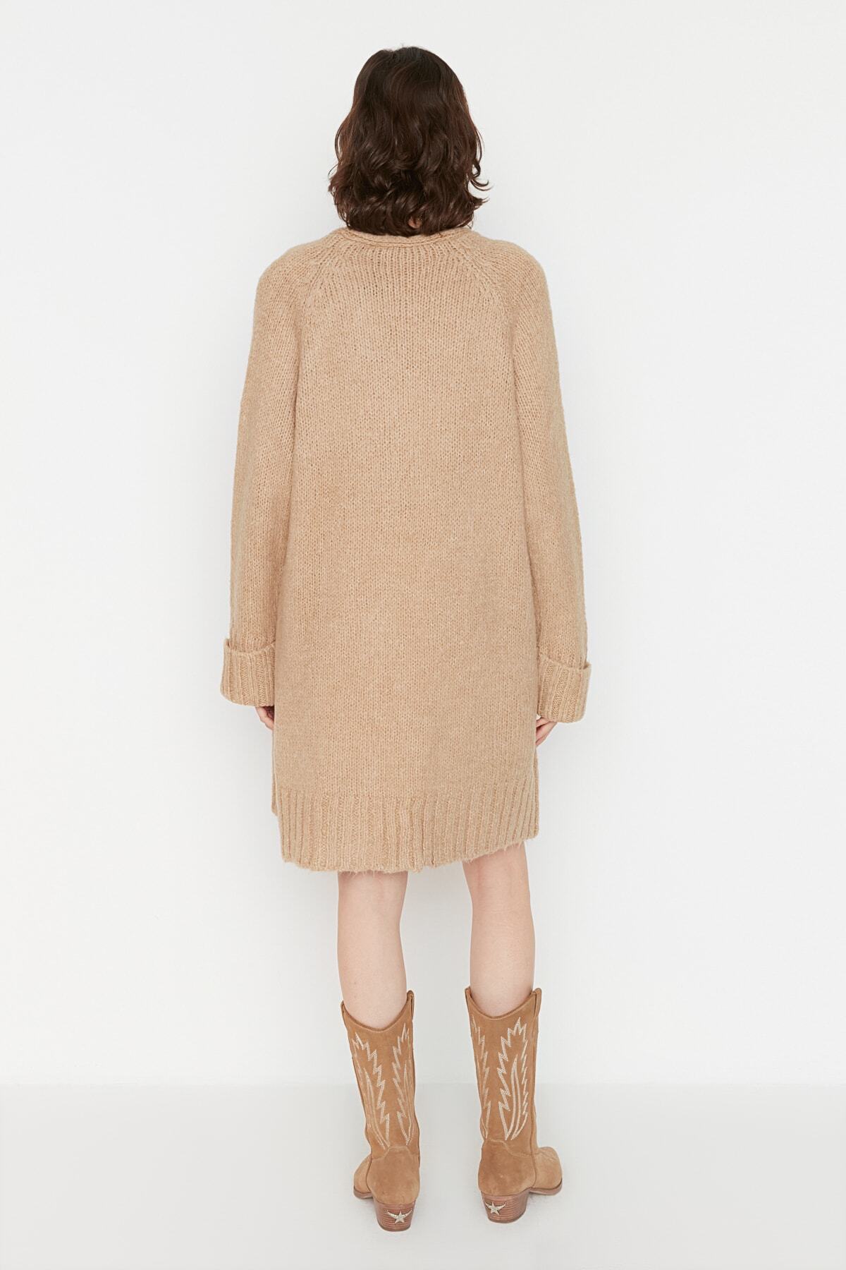 Trendyolmilla  Camel Geniş Kalıp Yumuşak Dokulu Triko Hırka TWOAW21HI0555 - Görsel 5