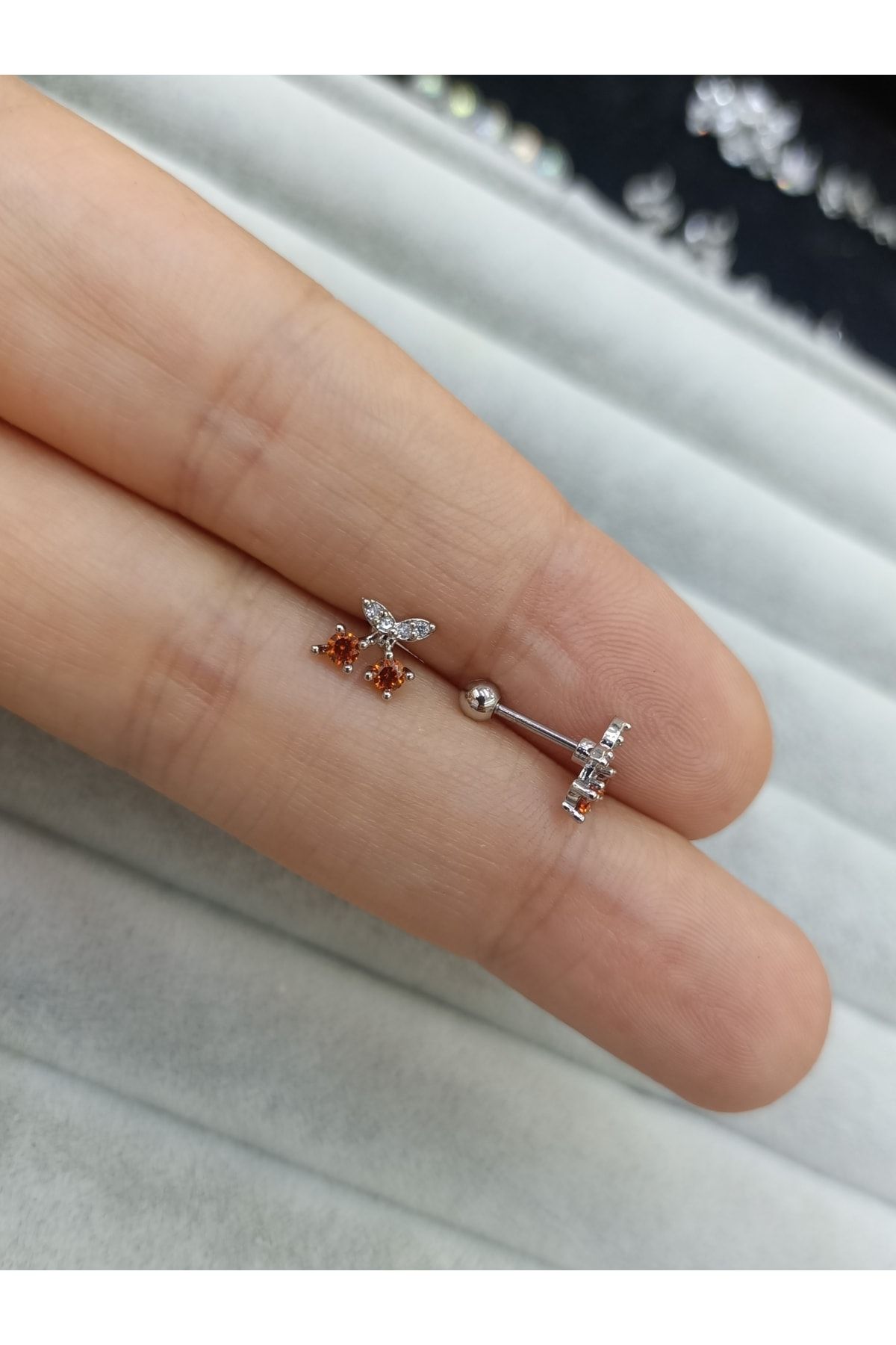 zirkon taşlı Kiraz Tragus helix lobe uyumlu  Piercingi