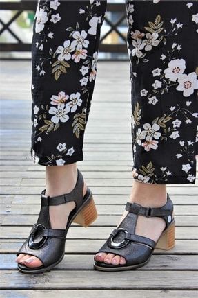 Kadın Yazlık Hakiki Deri Klasik Kalın Topuklu Sandalet M22-YS1315