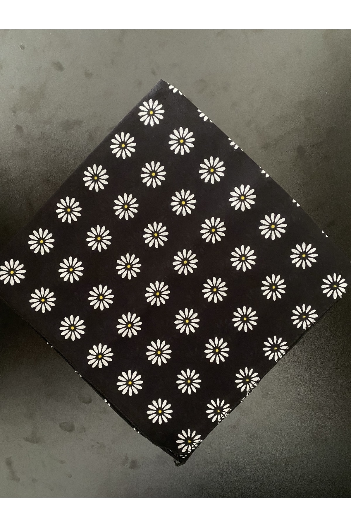 Gülerbandana by yunus güler Papatya Desen Bandana Siyah