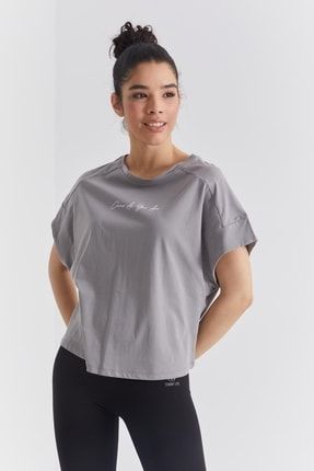 Gri Minimal Yazı Baskılı O Yaka Oversize Kadın T-shirt - 97219 T12BY-97219