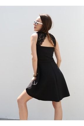 Kadın Sırtı Pencere Dantel Detaylı Kalp Yaka Mini Kloş Elbise ( Siyah ) EKAL0DAN