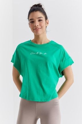 Yeşil Minimal Yazı Baskılı O Yaka Oversize Kadın T-shirt - 97219 T12BY-97219