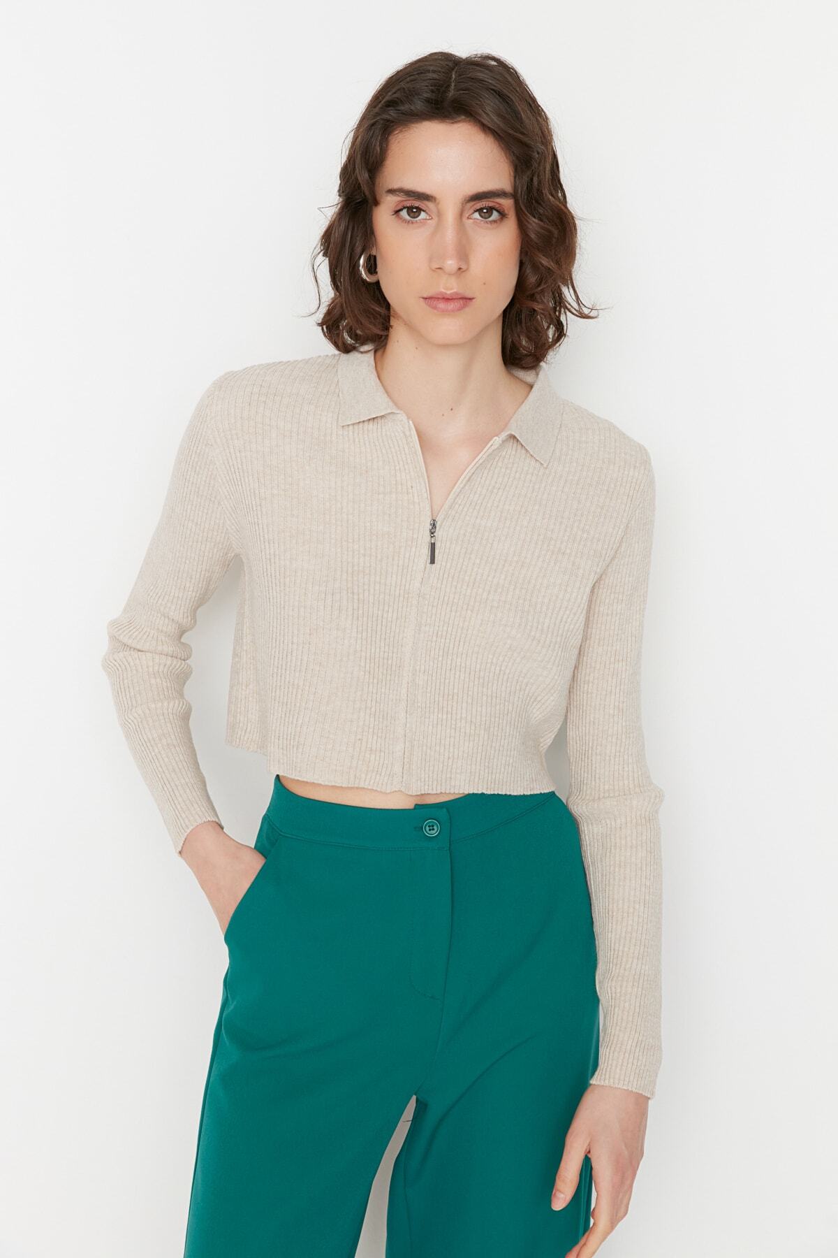 Trendyolmilla  Bej Crop Fermuarlı Triko Hırka TWOAW21HI0154 - Görsel 3