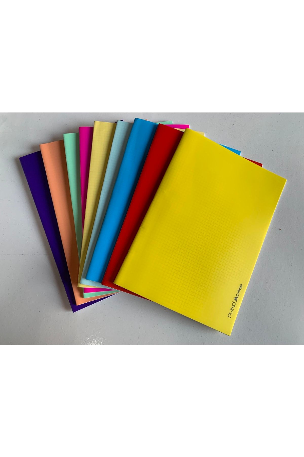 College A4 40 Yaprak Kareli Dikişli Defter 1 Adet