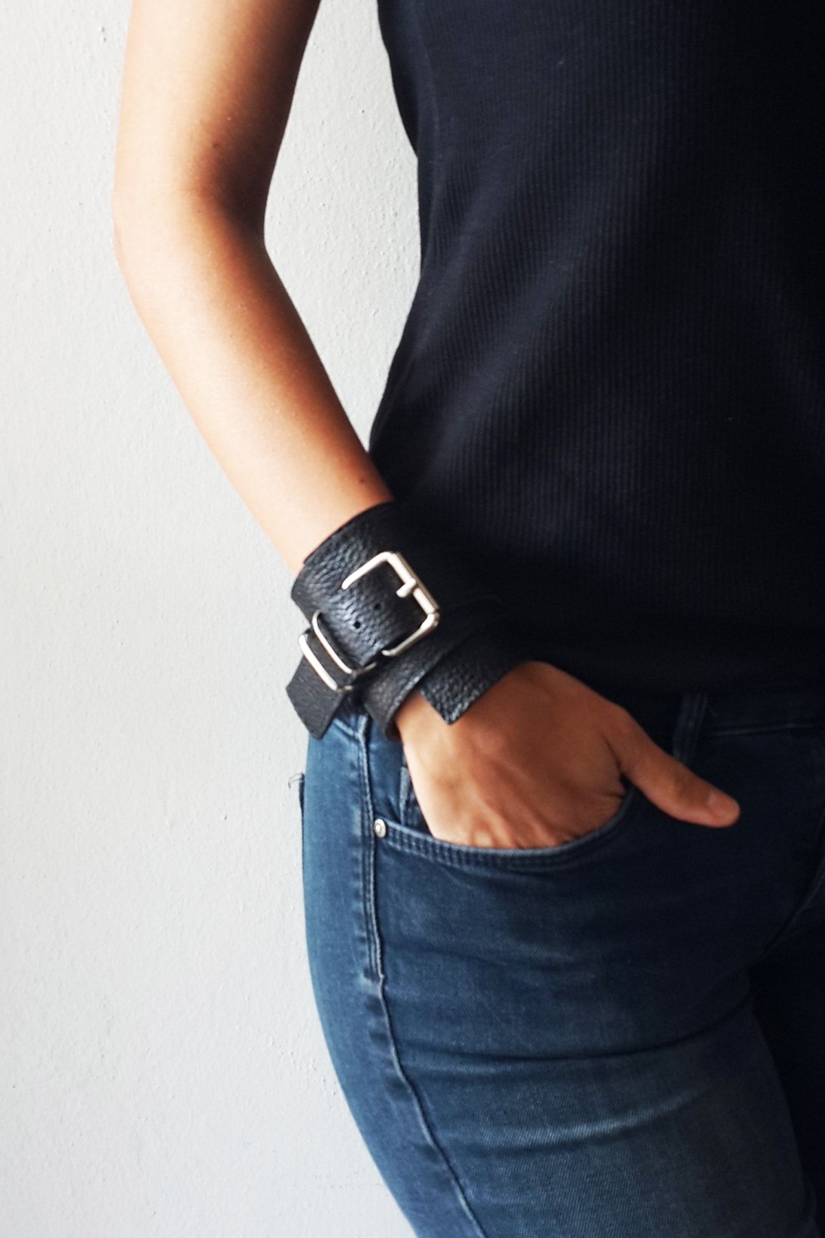 FİLİZ ENGİN Hakiki Deri Unisex Bileklik SE7045