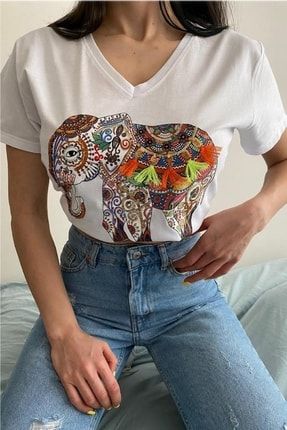 Kadın V Yaka Fil Desen Püsküllü T-shirt filladerra