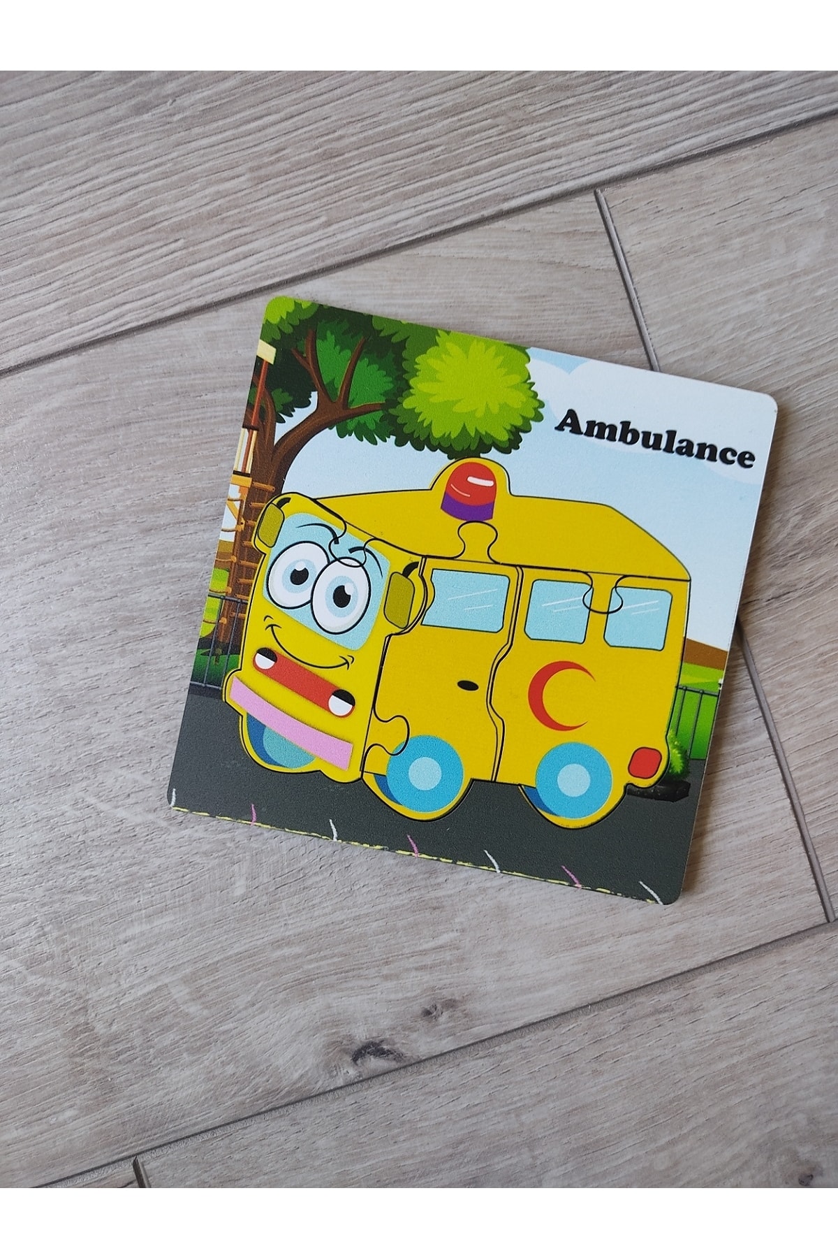 پازل آمبولانس مینی ۴ تکه ۱۳ سانتی‌متری