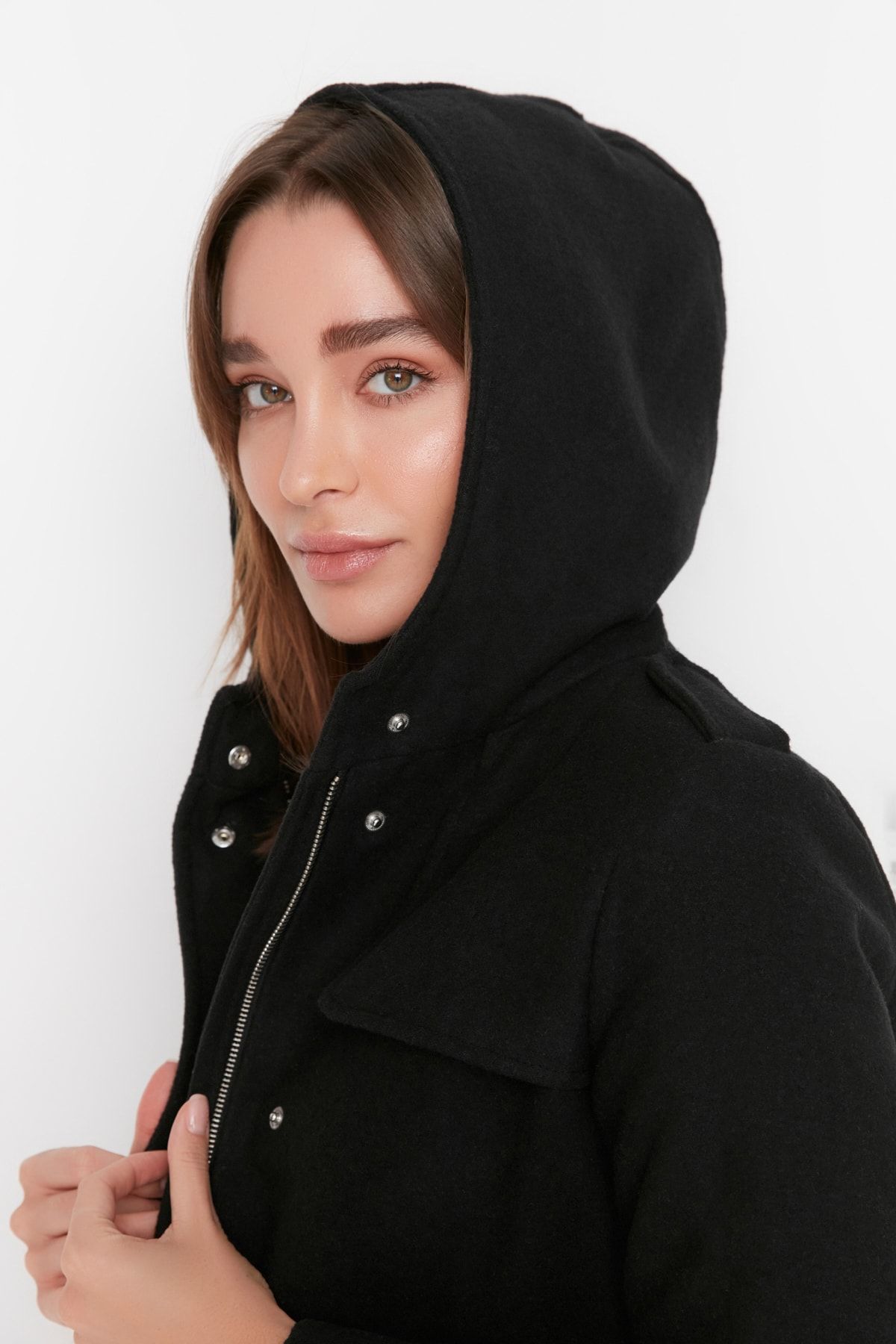 Trendyol Collection-Palton negru cu glugă, cu fermoar, ștampilă TWOAW21KB0015 3
