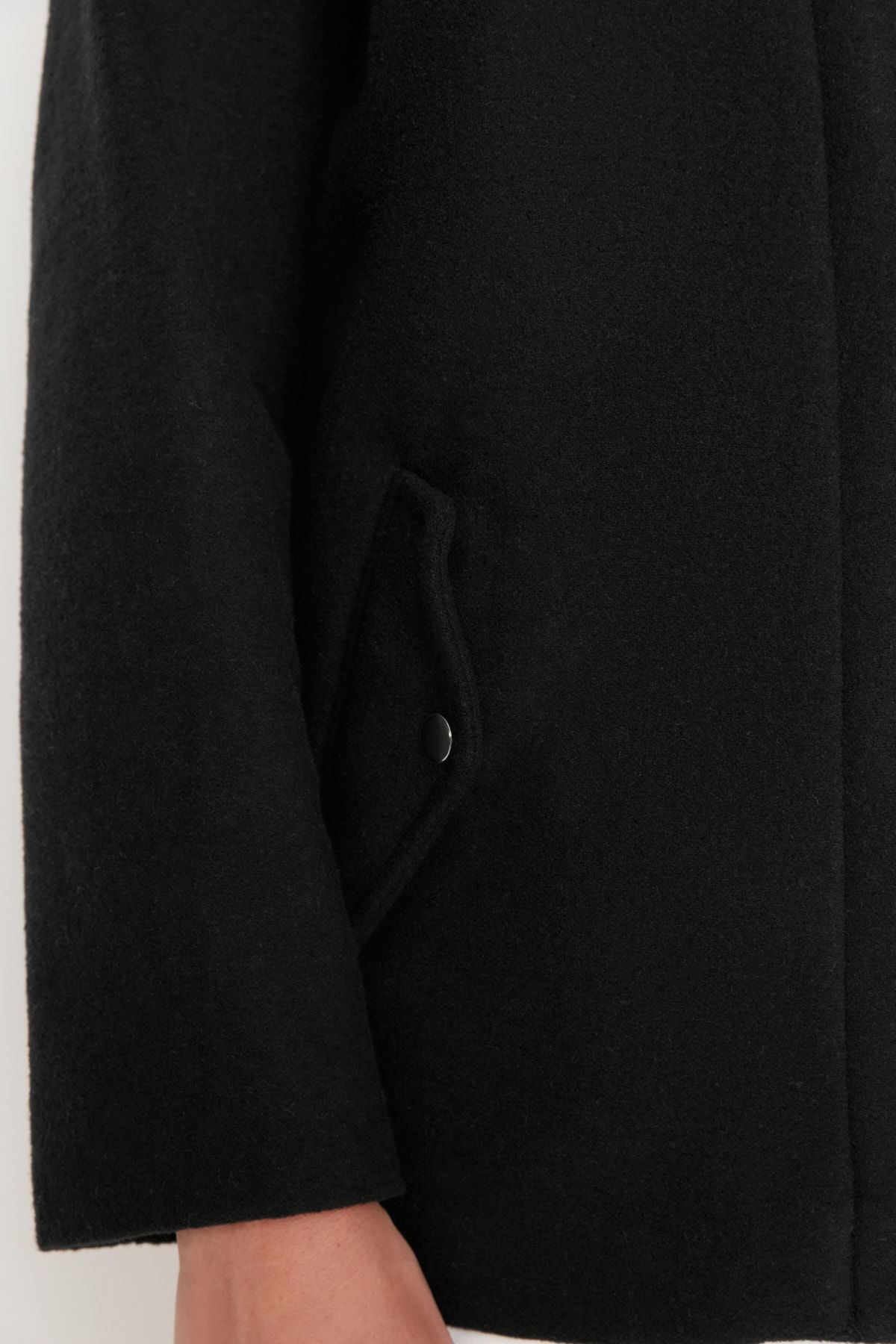 Trendyol Collection-Palton negru cu glugă, cu fermoar, ștampilă TWOAW21KB0015 4