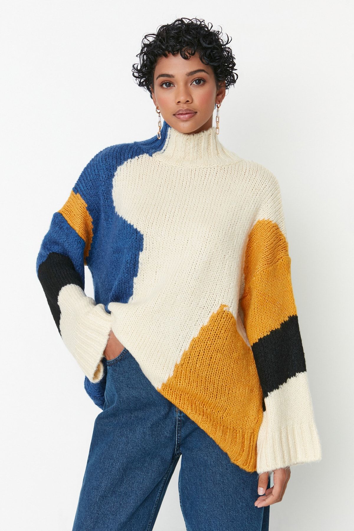 Trendyol Collection-Weite Passform - Weicher Strickpullover mit Farbblockdesign TWOAW20XS0047 3
