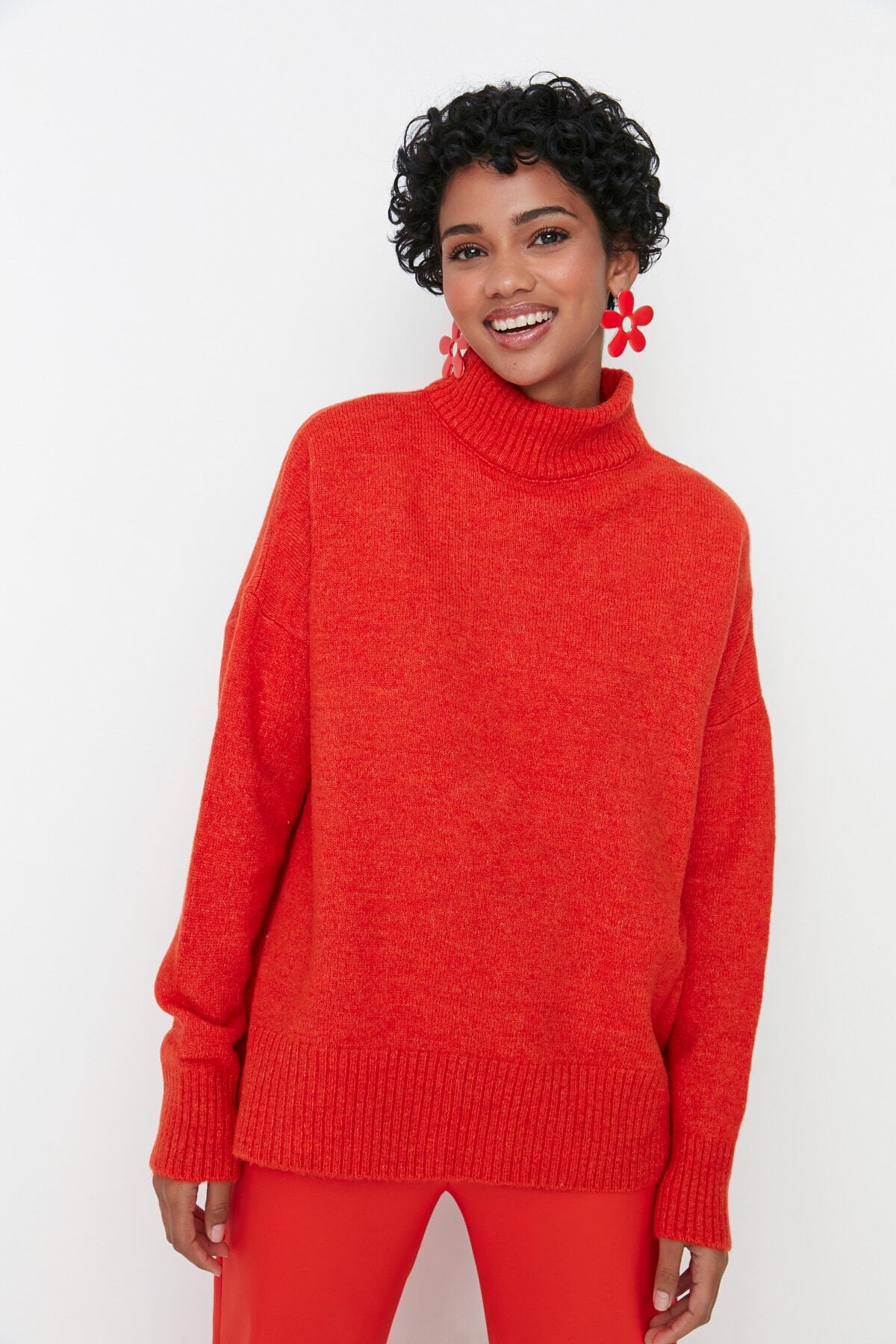 Trendyol Collection Weich strukturierter, breit sitzender orangefarbener Strickpullover – TWOAW23KZ00469