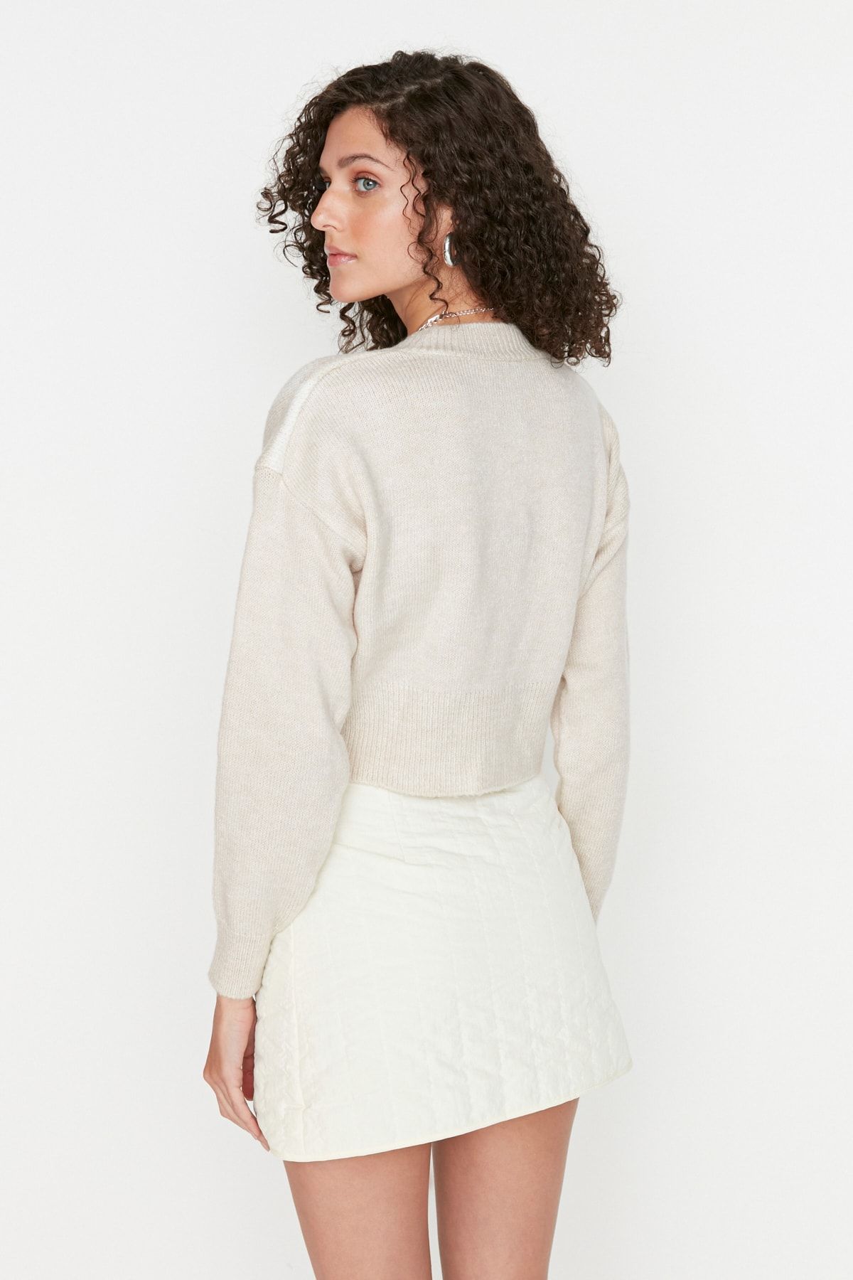Trendyol Collection-Weicher, strukturierter, gemusterter Strickpullover in Stone Crop-Optik TWOAW21KZ0174 5
