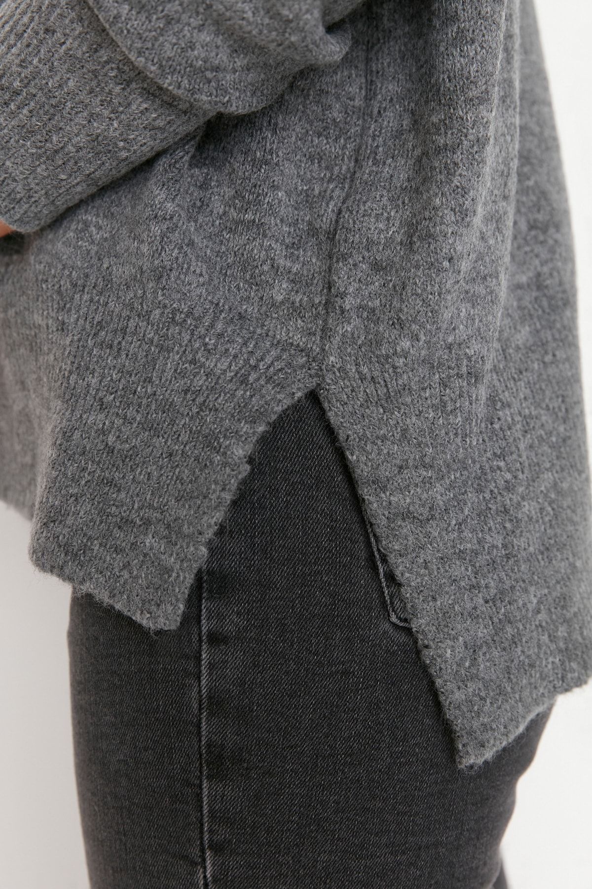 Trendyol Collection-Anthrazitfarbener Rollkragenpullover mit weicher Struktur TWOAW20XS0026 4