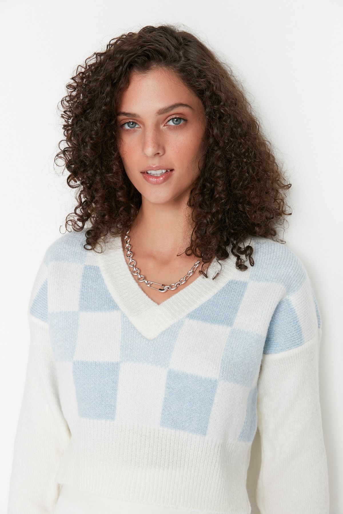 Trendyol Collection-Ecrufarbener, weicher, strukturierter, gemusterter Strickpullover TWOAW21KZ0174 2