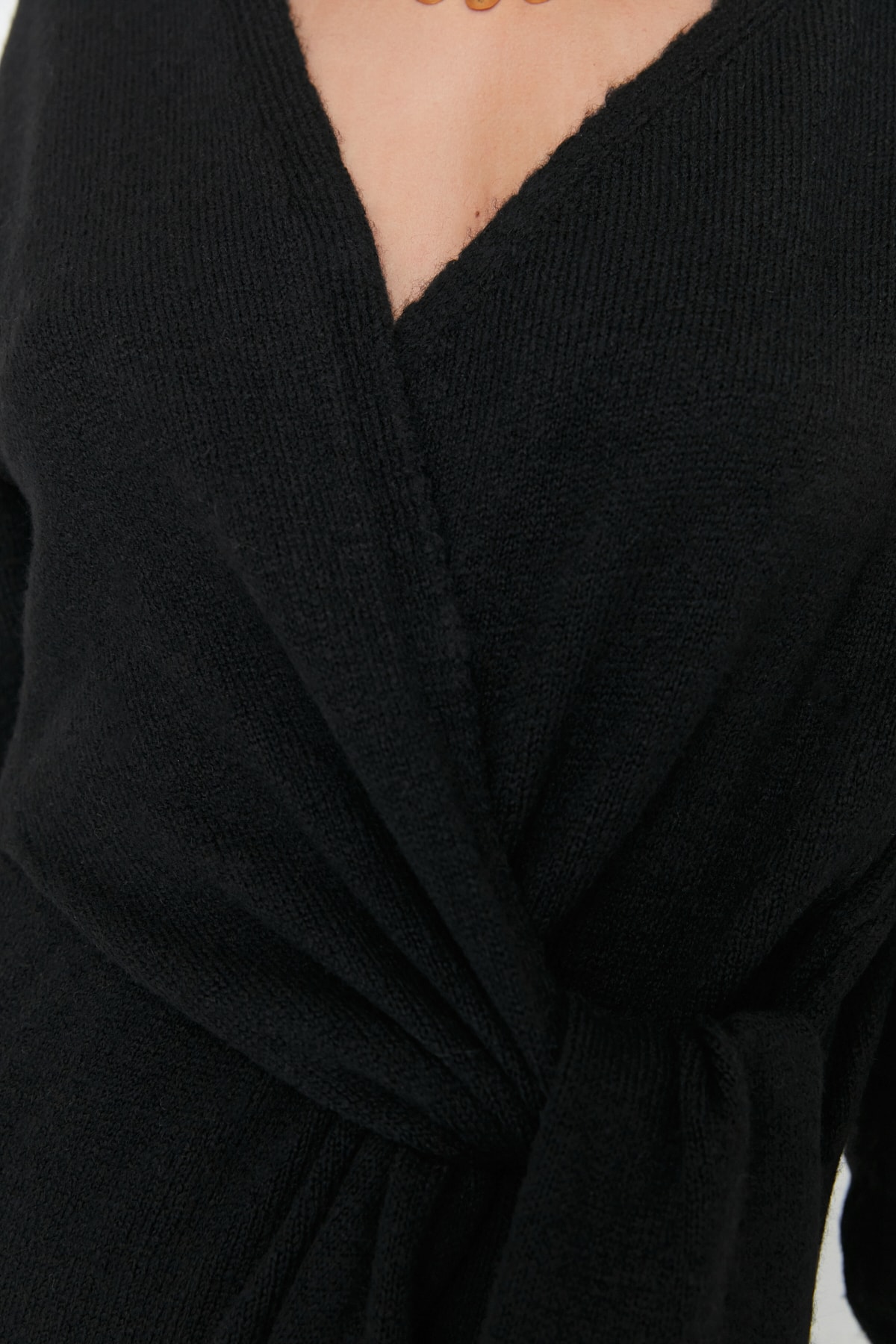 Trendyol Collection Černé měkké texturované midi dvouřadé šaty s límečkem a detailním úpletem TWOAW21EL0260