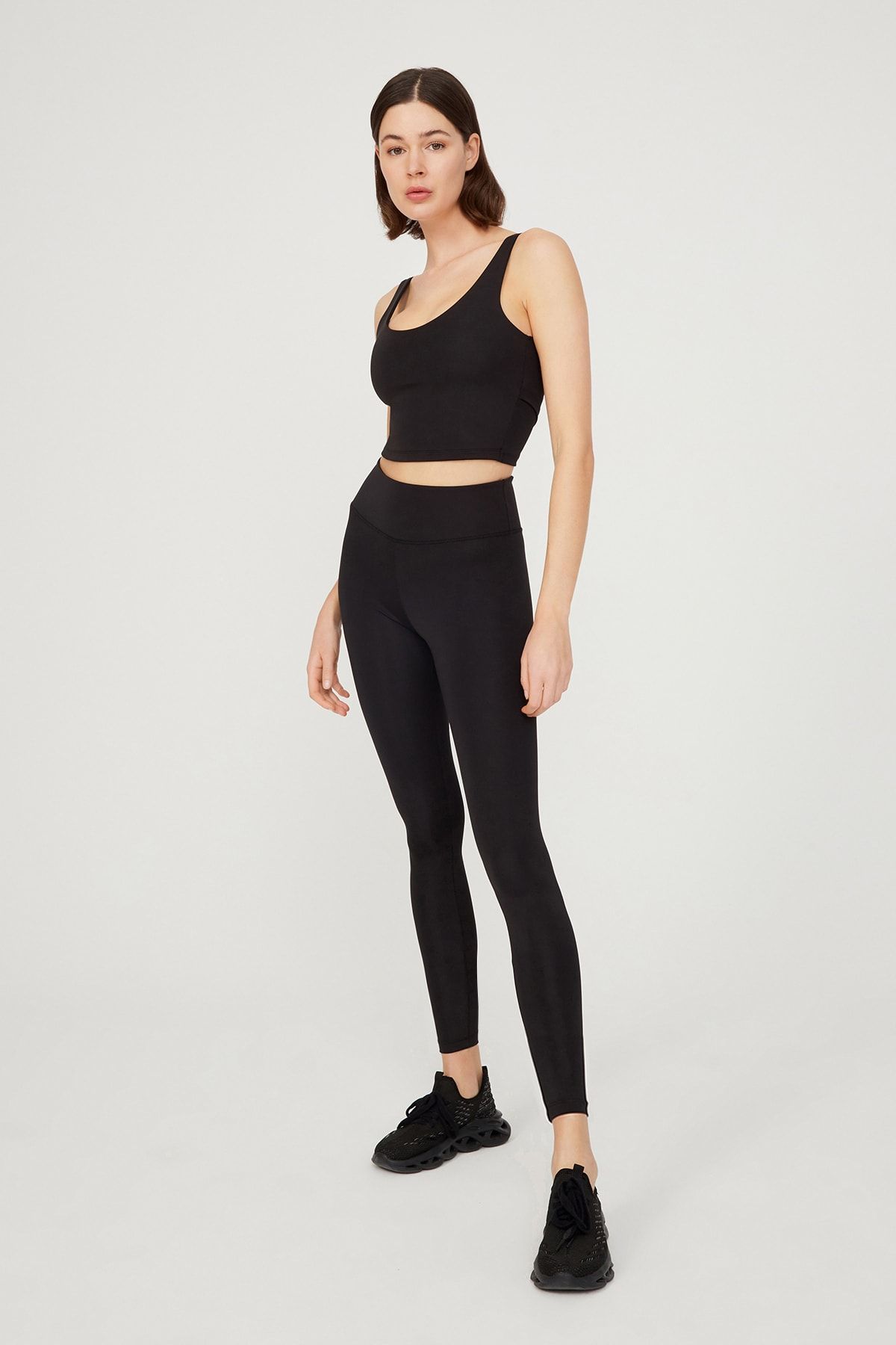 Los Ojos-Schwarzes, leicht unterstütztes Bustier-Crop-Top mit Ausschnitt am Rücken 5