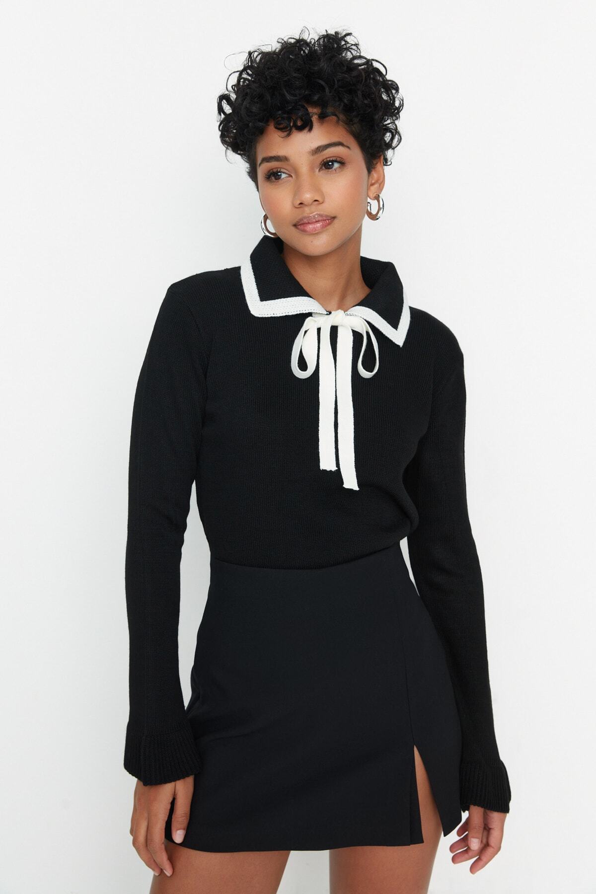 Trendyol Collection Czarny sweter z dzianiny - detale wstążki i kokardy, blok kolorów Twoaw23Kz0039