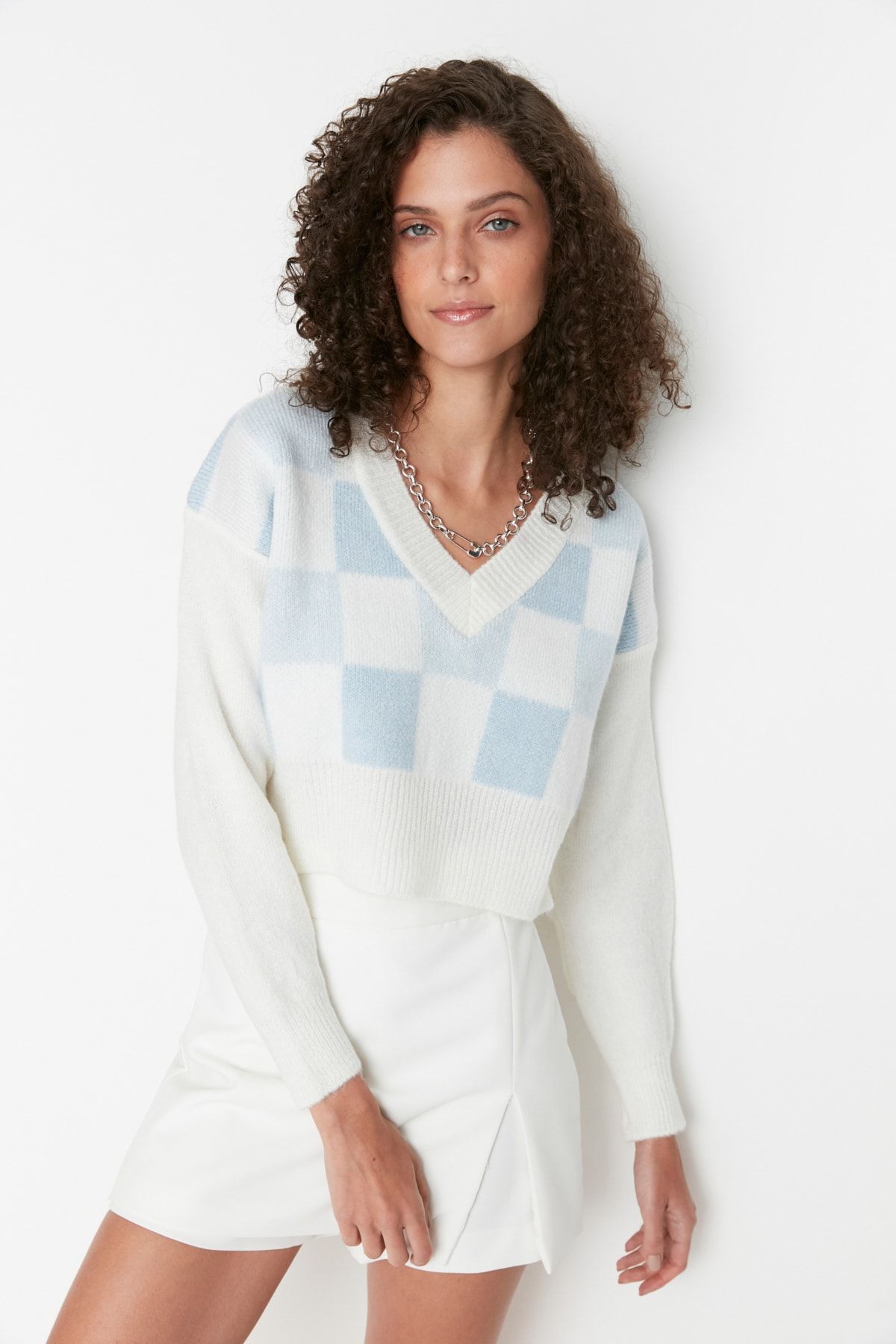 Trendyol Collection-Ecrufarbener, weicher, strukturierter, gemusterter Strickpullover TWOAW21KZ0174 4
