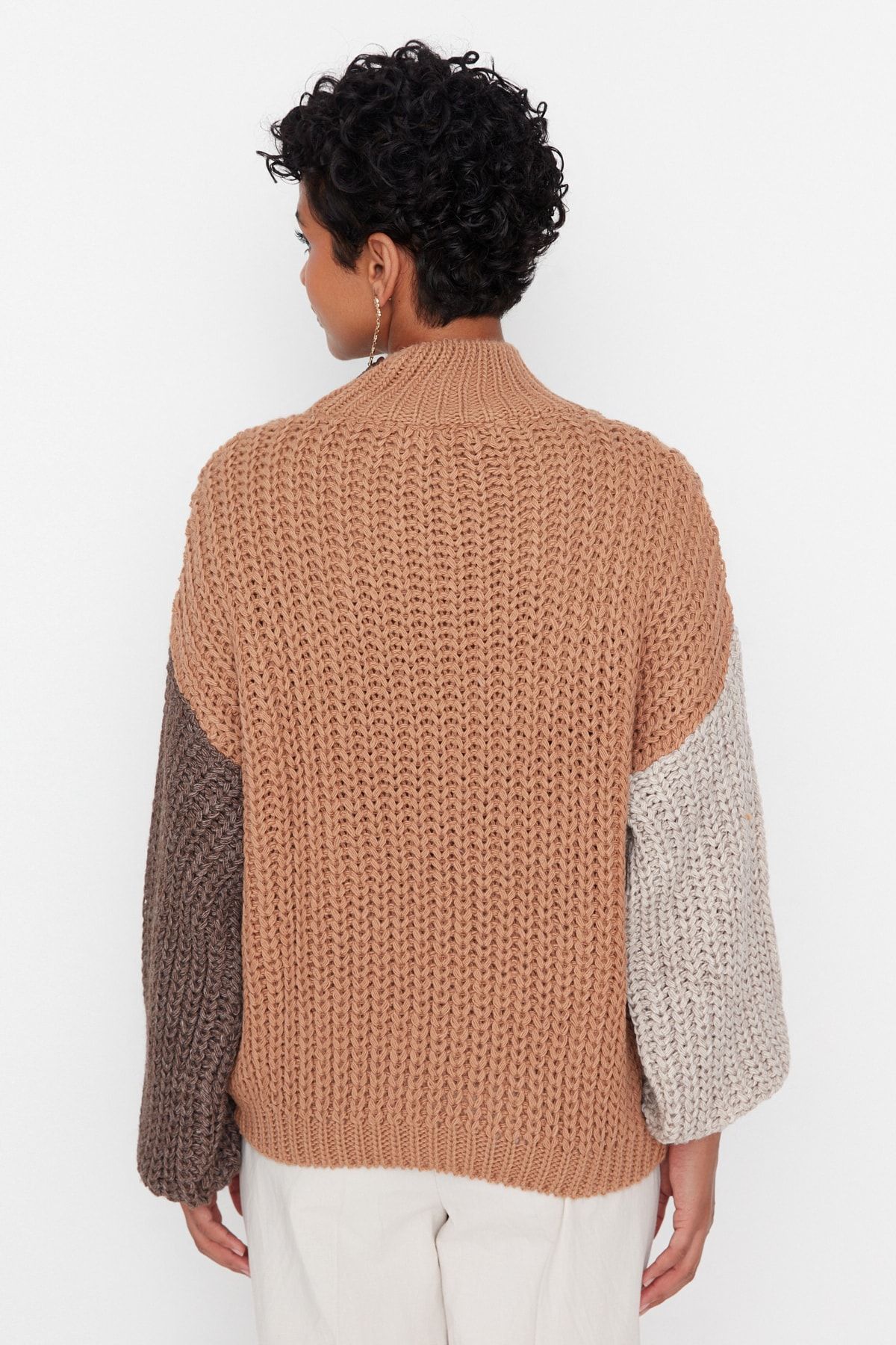 Trendyol Collection-Camel Wide Fit Soft Textured Color Block Knitwear Sweater TWOAW21KZ0271 5