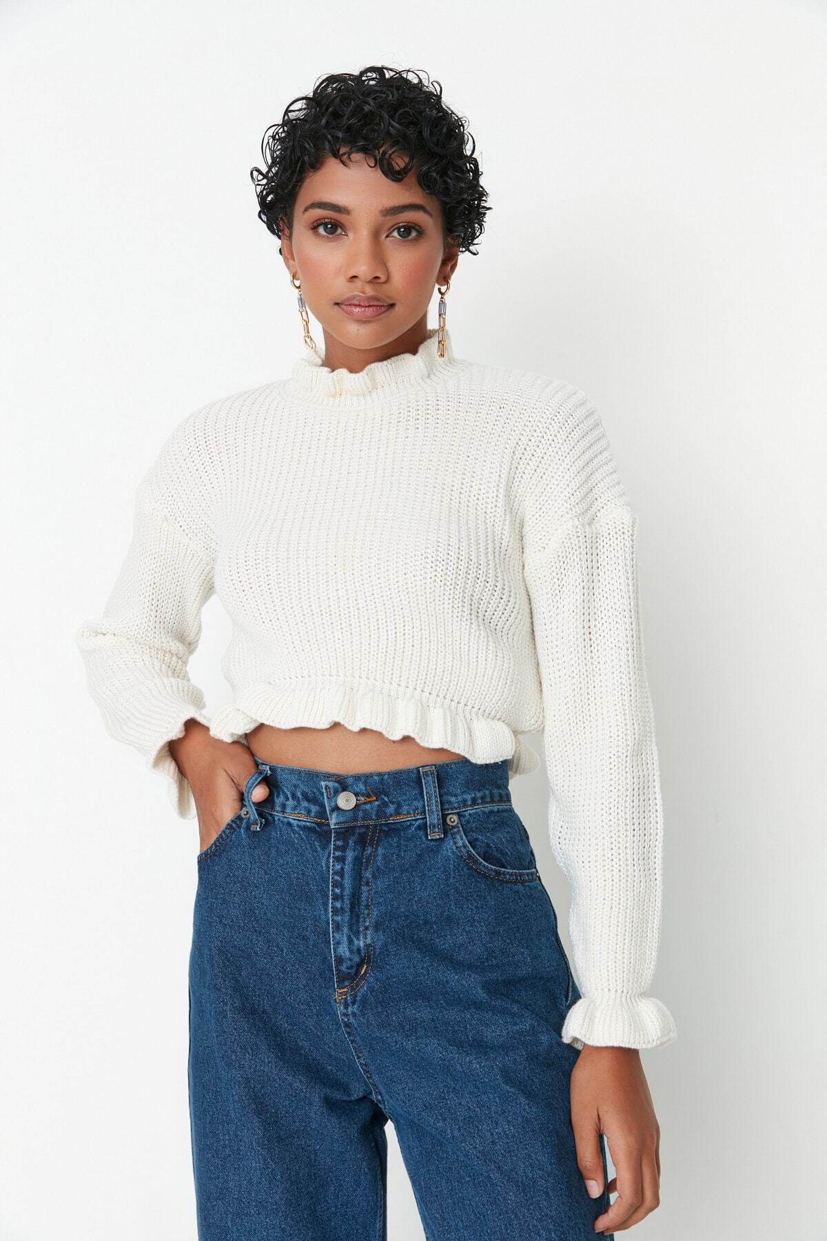 Trendyol Collection Ecru Knitwear Crop Sweater - Volánkový detail, Twoaw22Kz0530