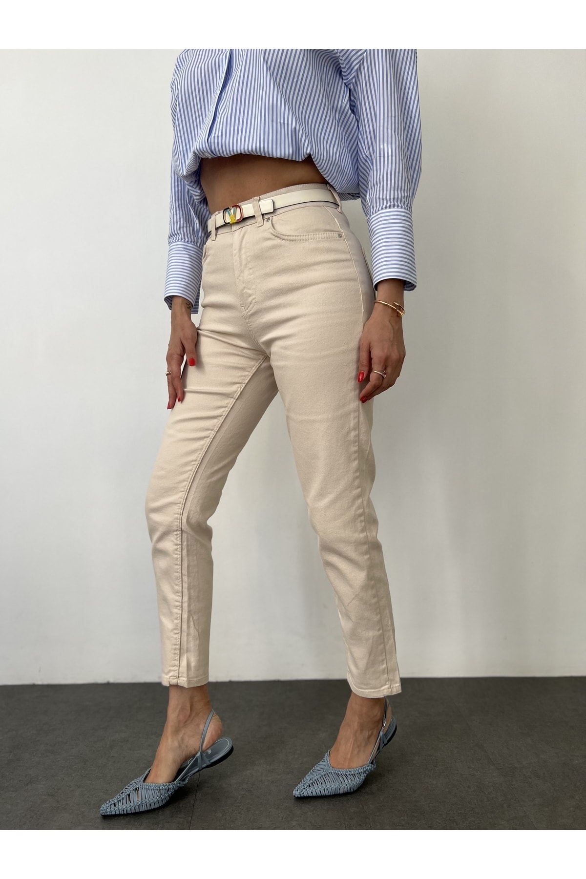 Bolesa Suadiye  Krem Standart Kalıp Mom-fit Jean