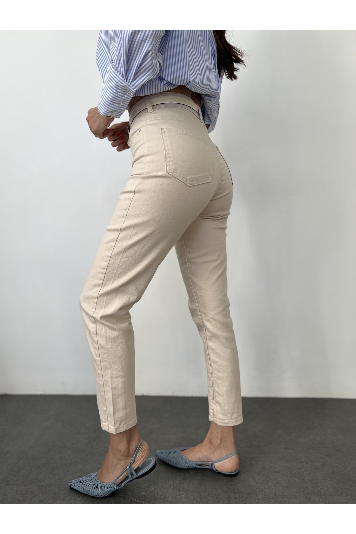 Bolesa Suadiye  Krem Standart Kalıp Mom-fit Jean - Görsel 4