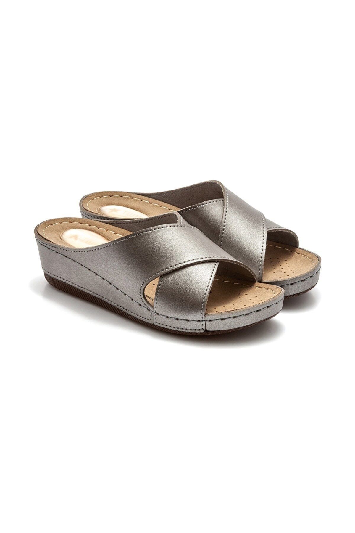 Twigy Women s Slippers with Heel Spikes