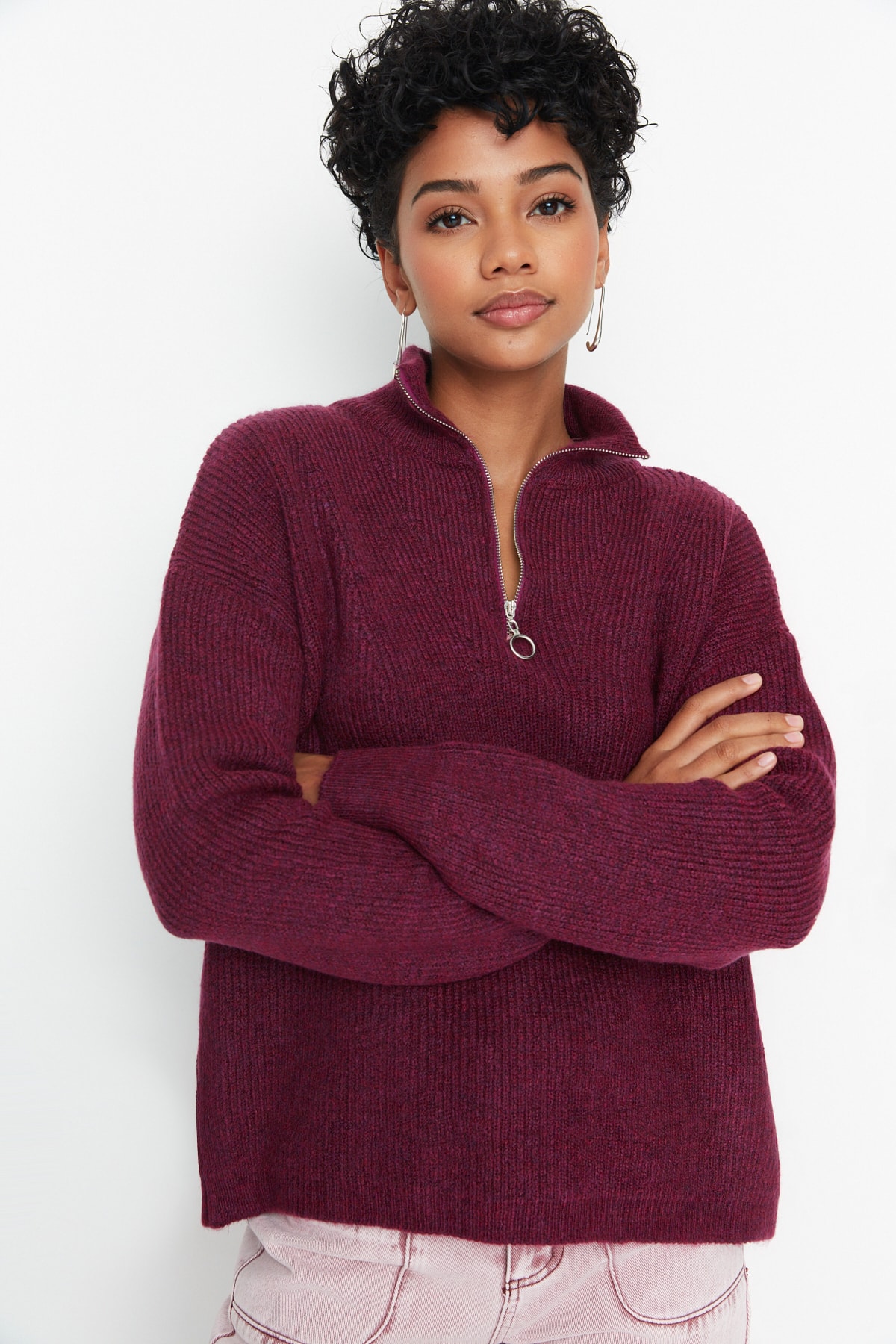 Trendyol Collection Hellvioletter Strickpullover mit weicher Struktur und Reißverschluss TWOAW20XS0009