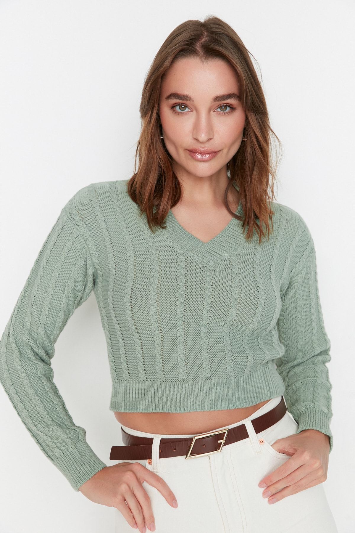 Trendyol Collection Miętowy sweter z dzianiny o skróconym kroju TWOAW23KZ00804