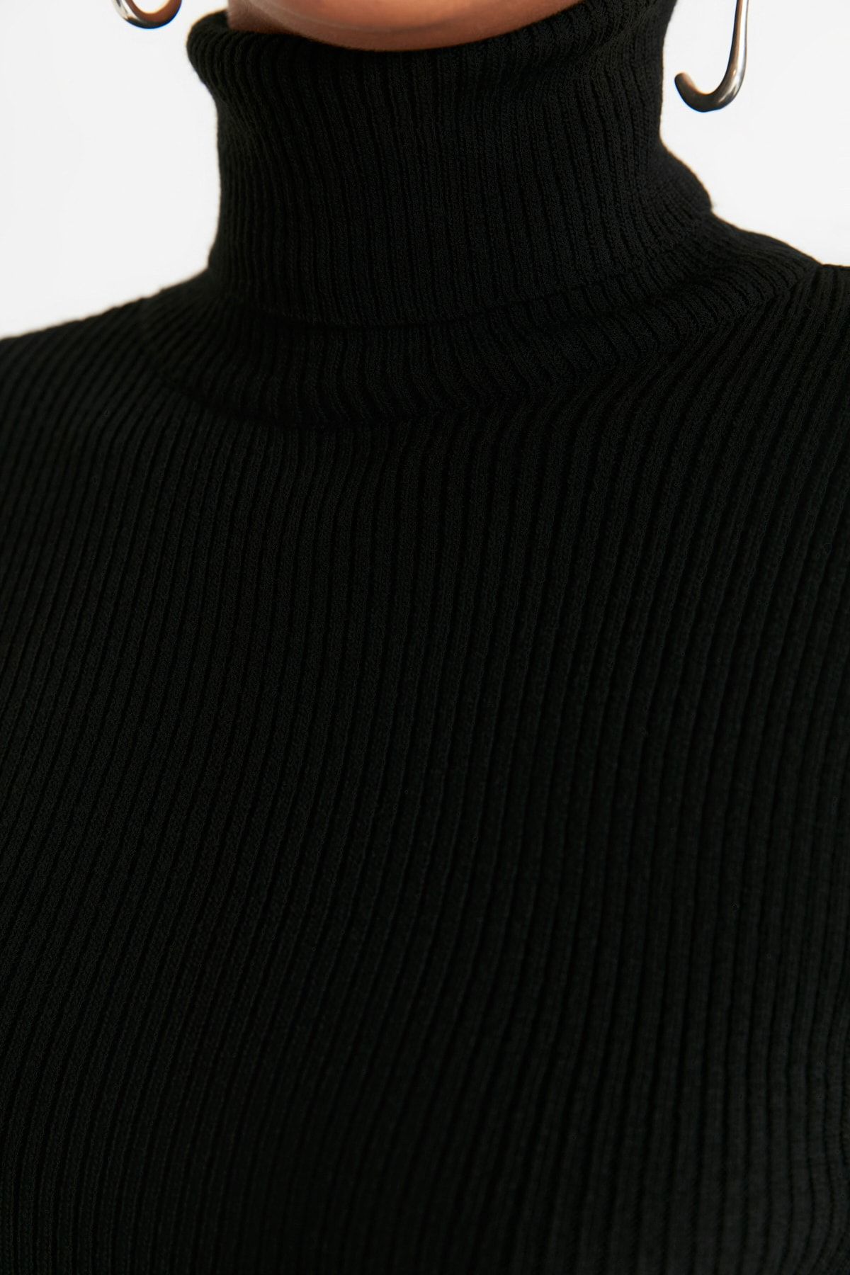 Trendyol Collection-Rollkragenpullover in Schwarz - TWOAW21KZ1279 5