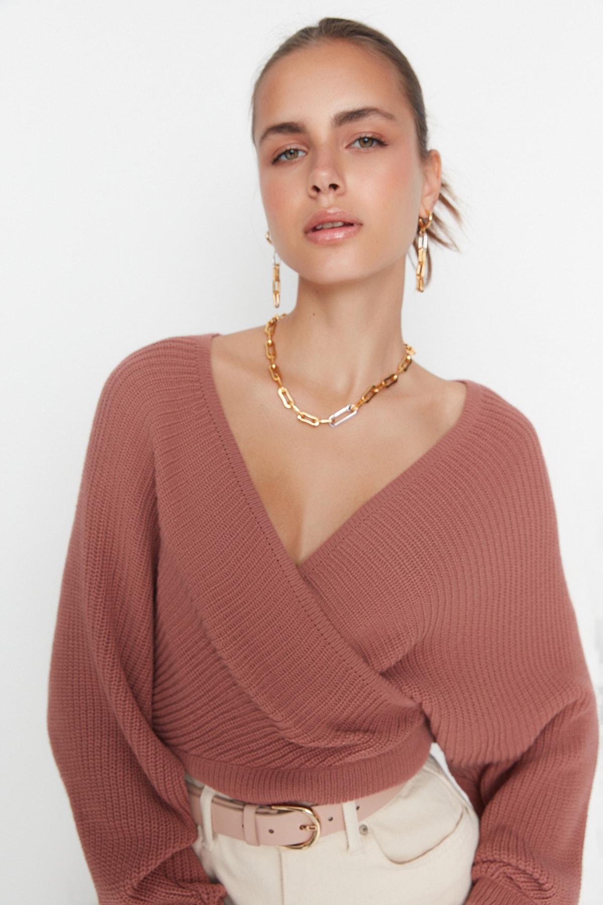 Trendyol Collection Dwurzędowy sweter z dzianiny Dried Rose TWOAW21KZ1277