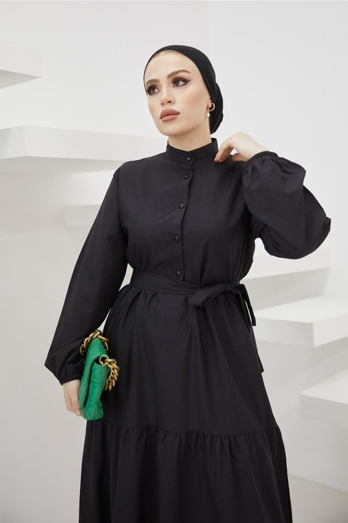 benguen-428 Prächtiges Hijab-Kleid mit Kragen und Knöpfen in Schwarz 2