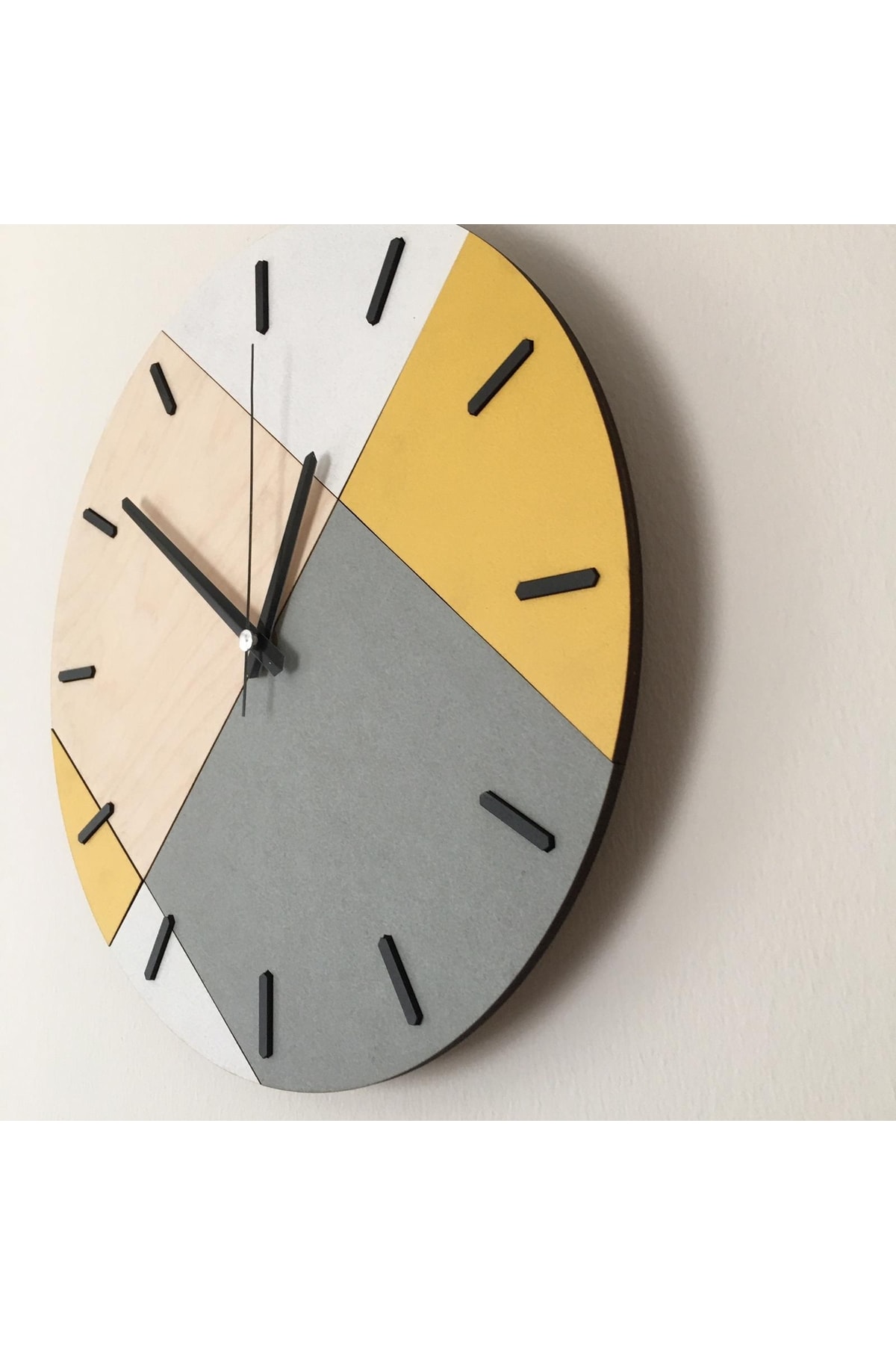 Ahşap Geometrik Desenli Sarı Duvar Saati 32x32 Cm — Görsel 2, Amorf Design