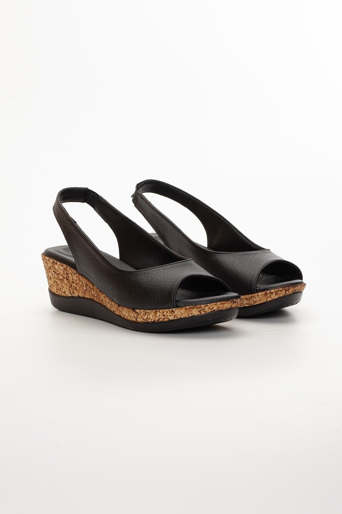 SOFT FASHION Kadın Siyah &amp; Tek Bant Platform Topuklu Açık Yazlık Mantar Sandalet Ayakkabı - Topuk 5 Cm ZN11995