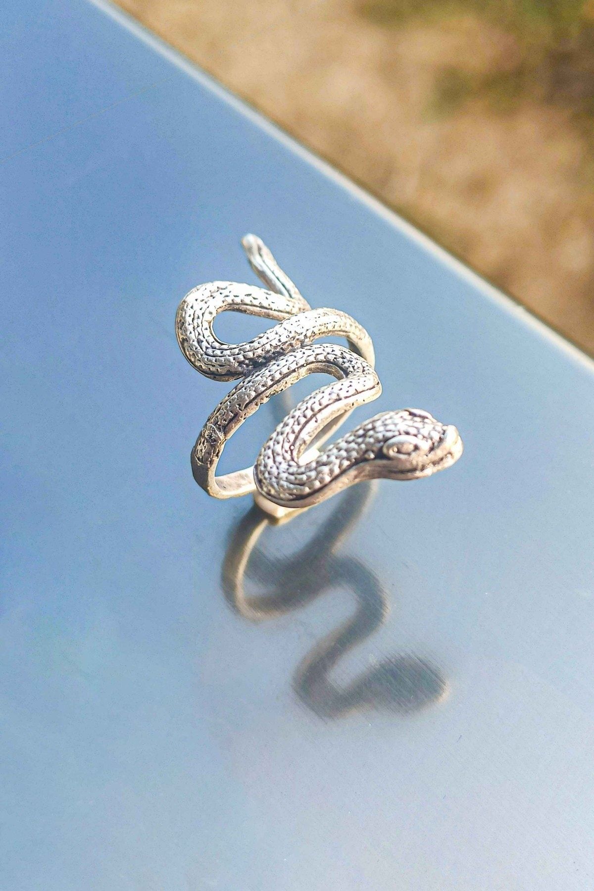 Antique snake ring top